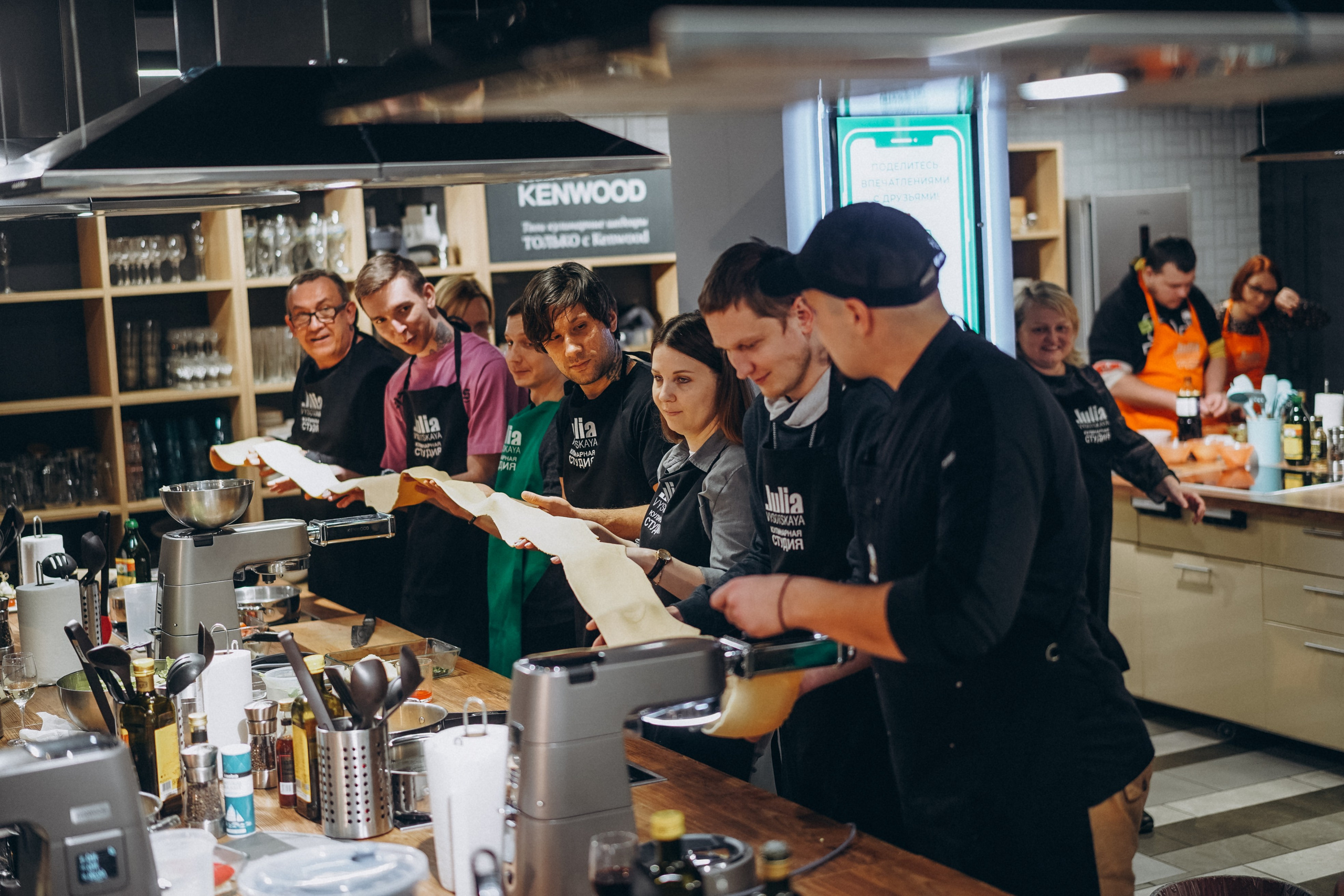 Репортаж с кулинарной студии Юлии Высоцкой. Портретный фотограф в Москве Илья Корненков
