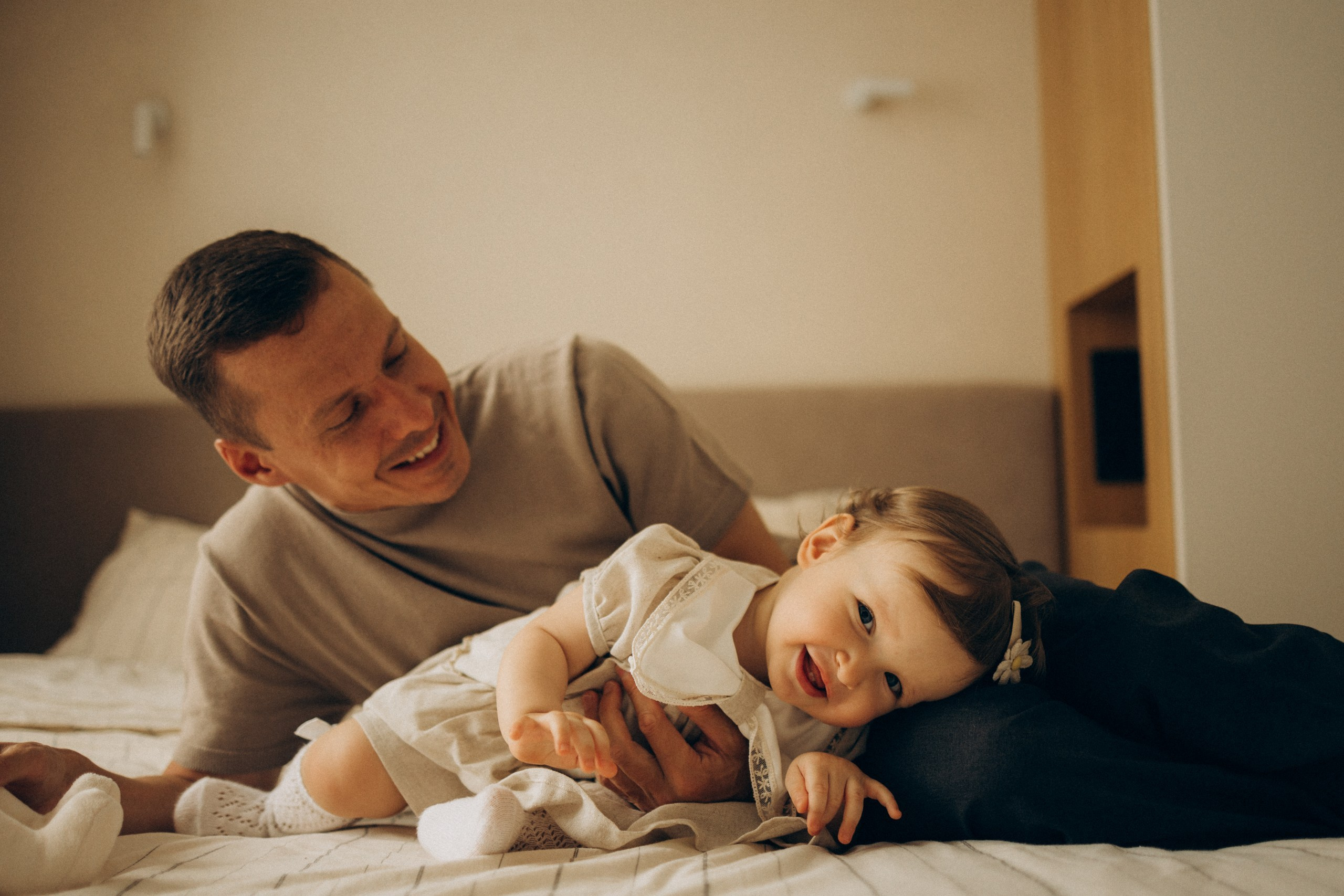 Семейная фотосессия Москва, семейный фотограф в Москве, семейная фотосессия, детский фотограф, семейная фотосессия в отеле, домашняя фотосессия с малышом, домашняя семейная фотосессия, фотосессия с малышом, фотосессия годовасия, фотосессия в годик