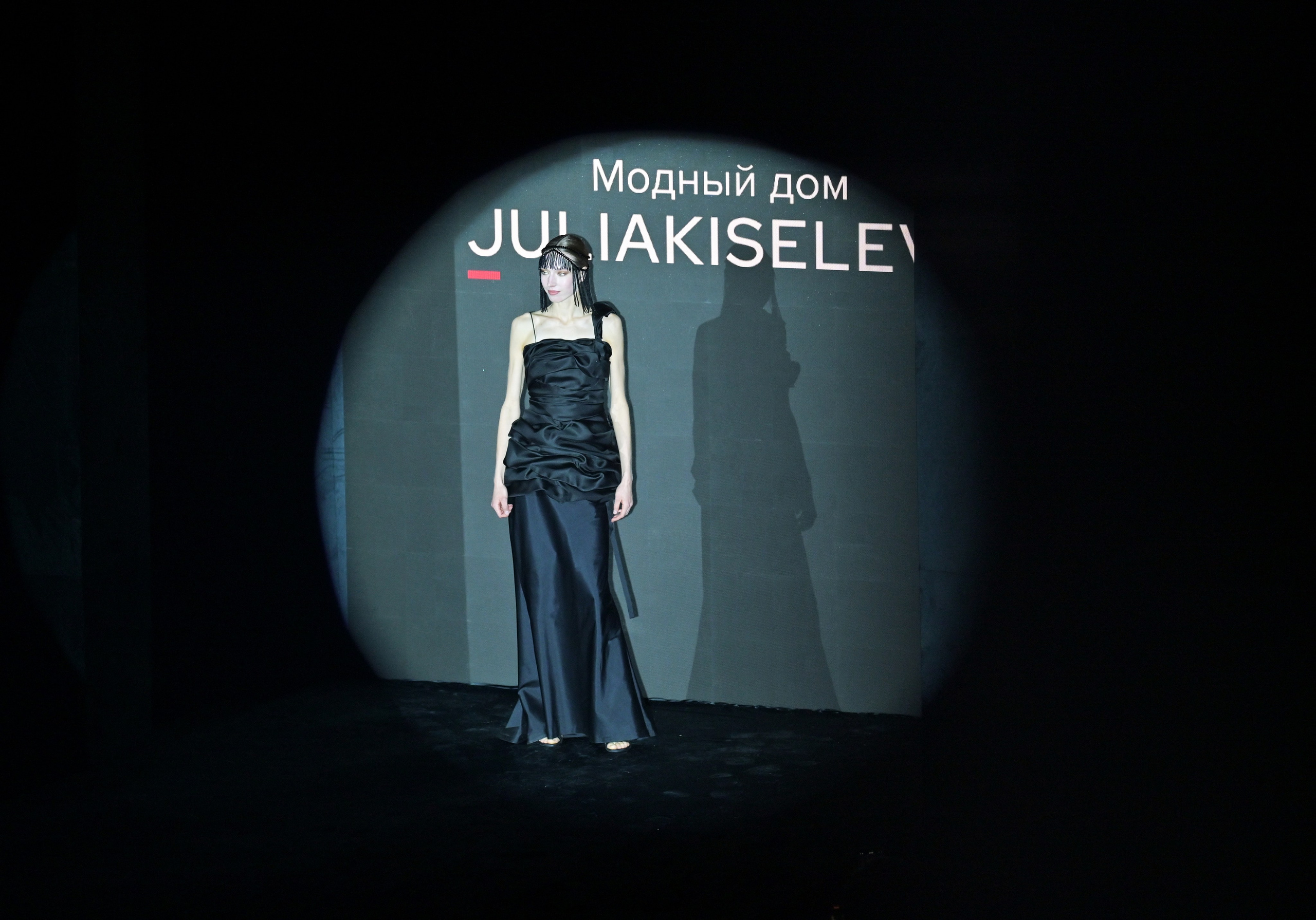 ART | FASHION | PODIUMS |SHOW