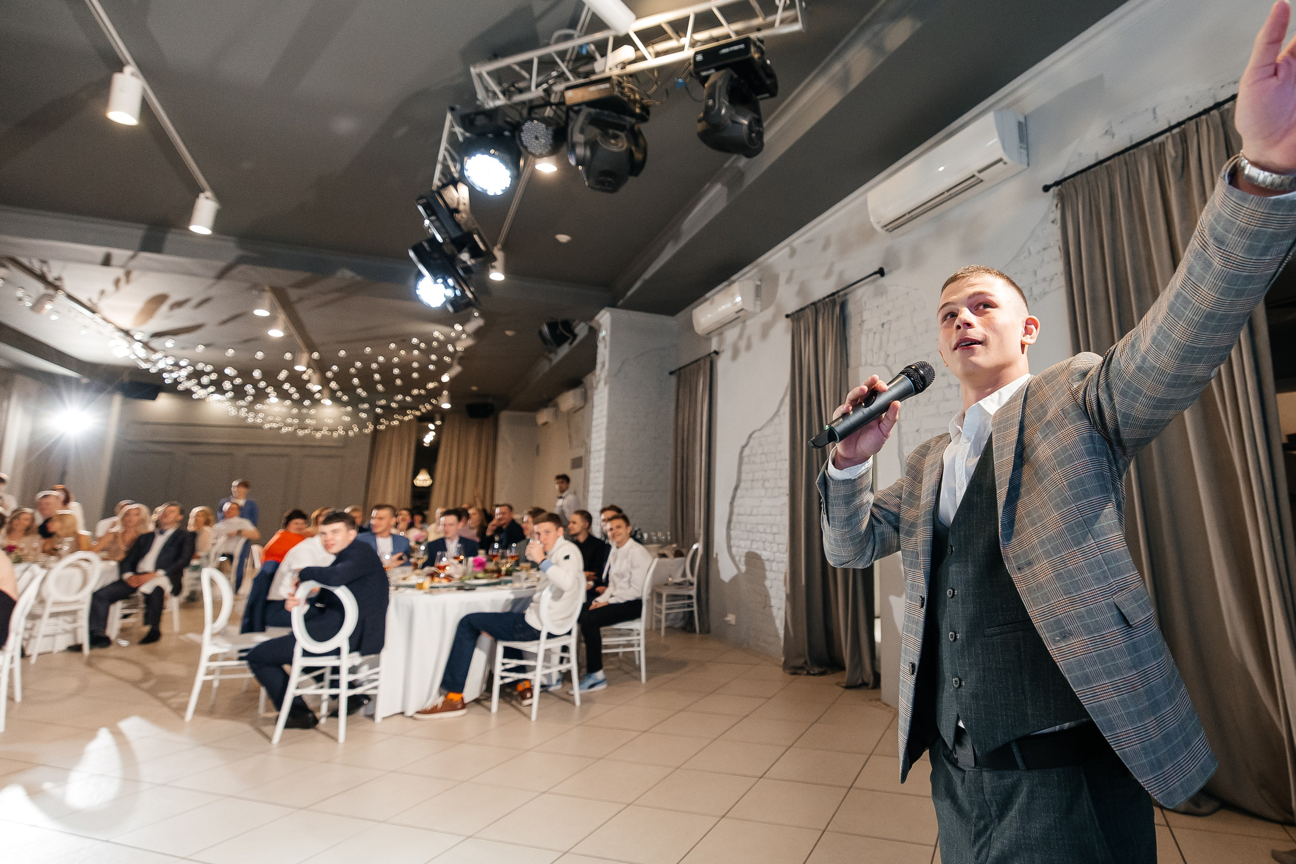 2023-06-23 Выпускной МБОУ СОШ № 10. Фотограф в Красноярске