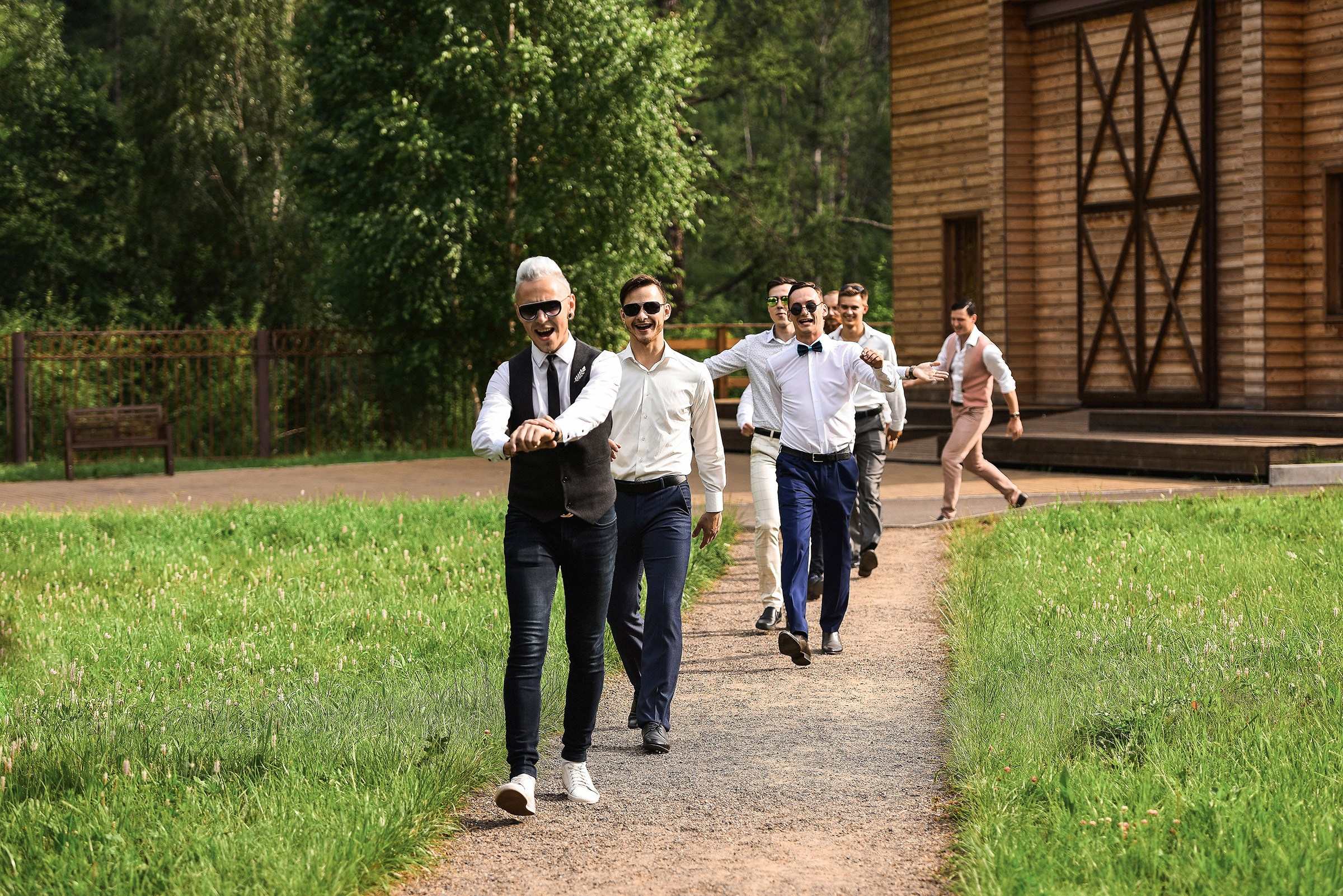 🌄 Демьян и Катя — свадьба в нацпарке "Столбы" | Веселый банкет и эпичные фото на скалах. 📸 Свадебный и семейный фотограф в Красноярске Тихомиров Евгений | 17 лет опыта | 800+ свадеб