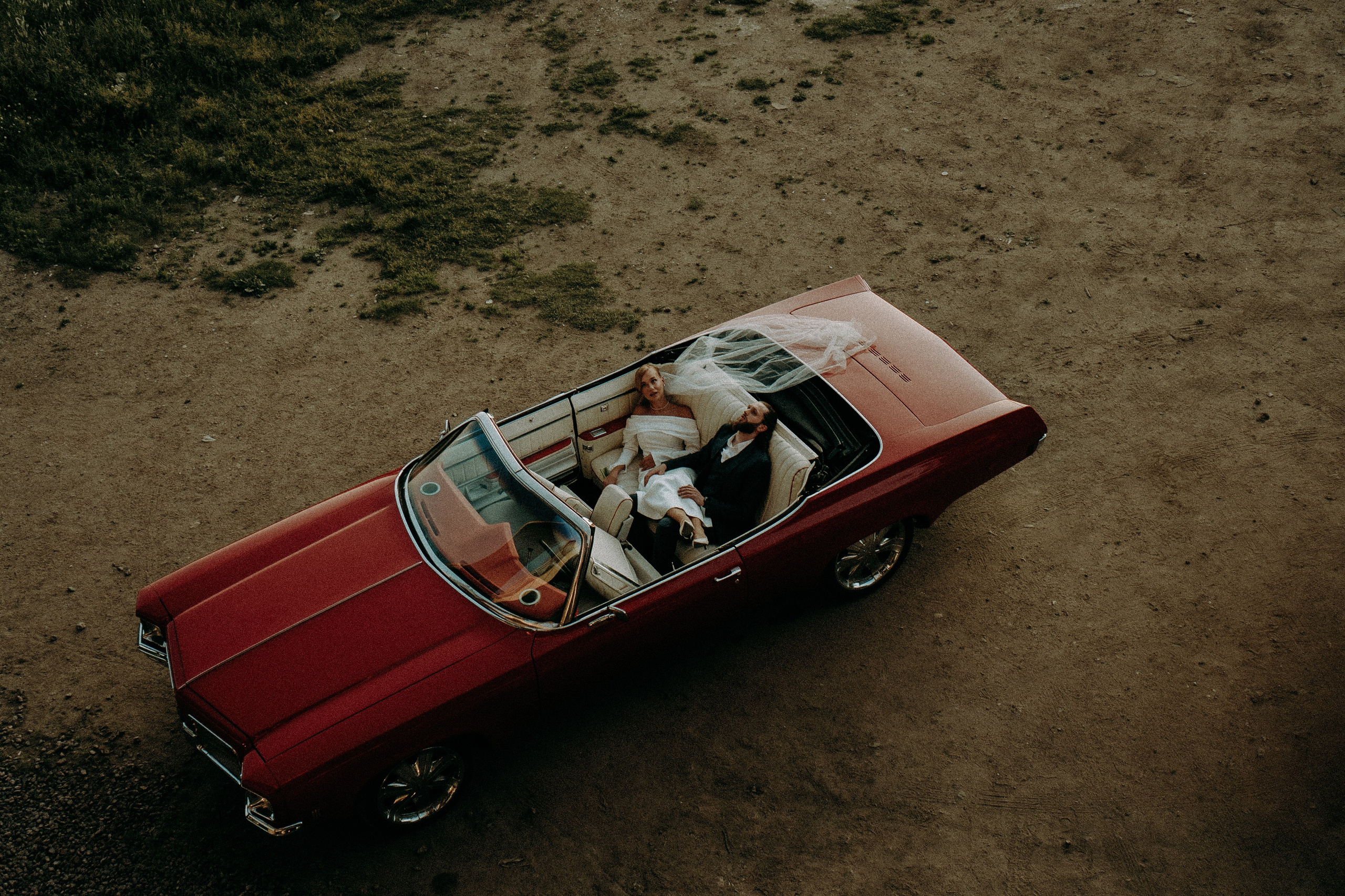 СВАДЕБНАЯ СЬЕМКА ВОЗЛЕ МСОТА БЕТАНКУРА НА КАБРИОЛЕТЕ. Профессиональный фотограф, Санкт-Петербург — Виктория Богомолова