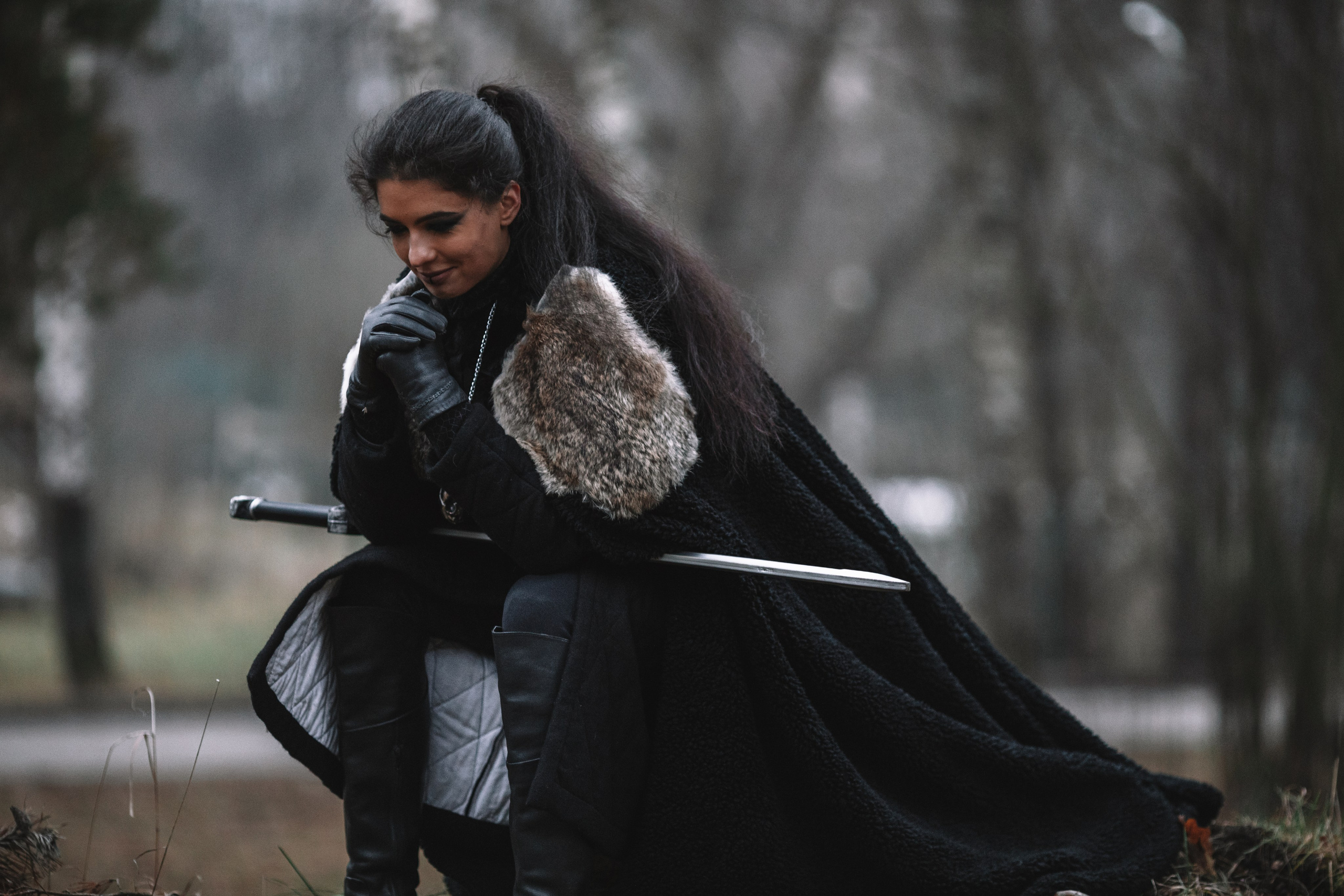 Наташа с фризом в костюме викинга. Фотосессии с лошадьми