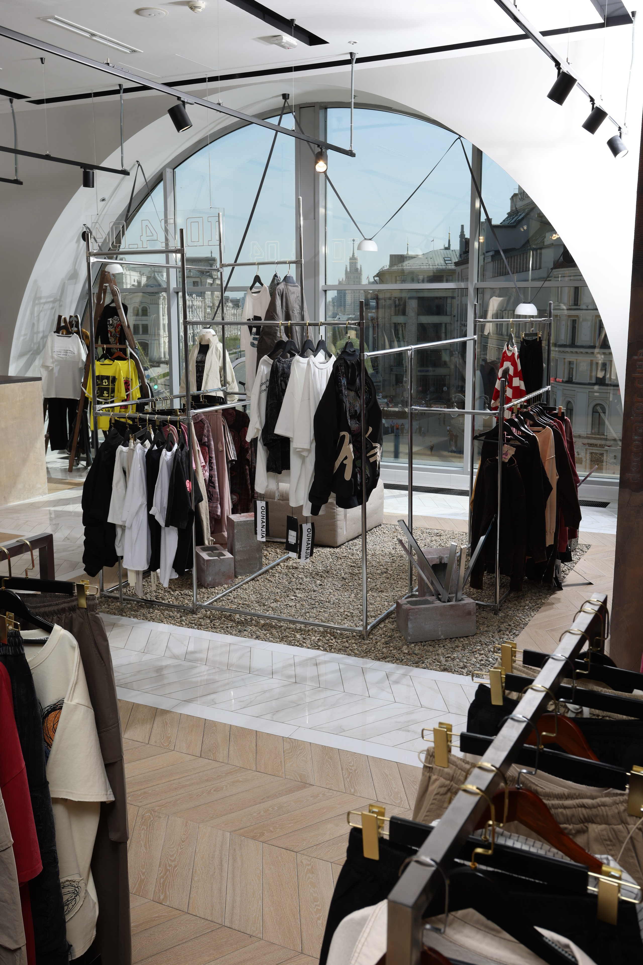 ID 24_04. Joseph Anton