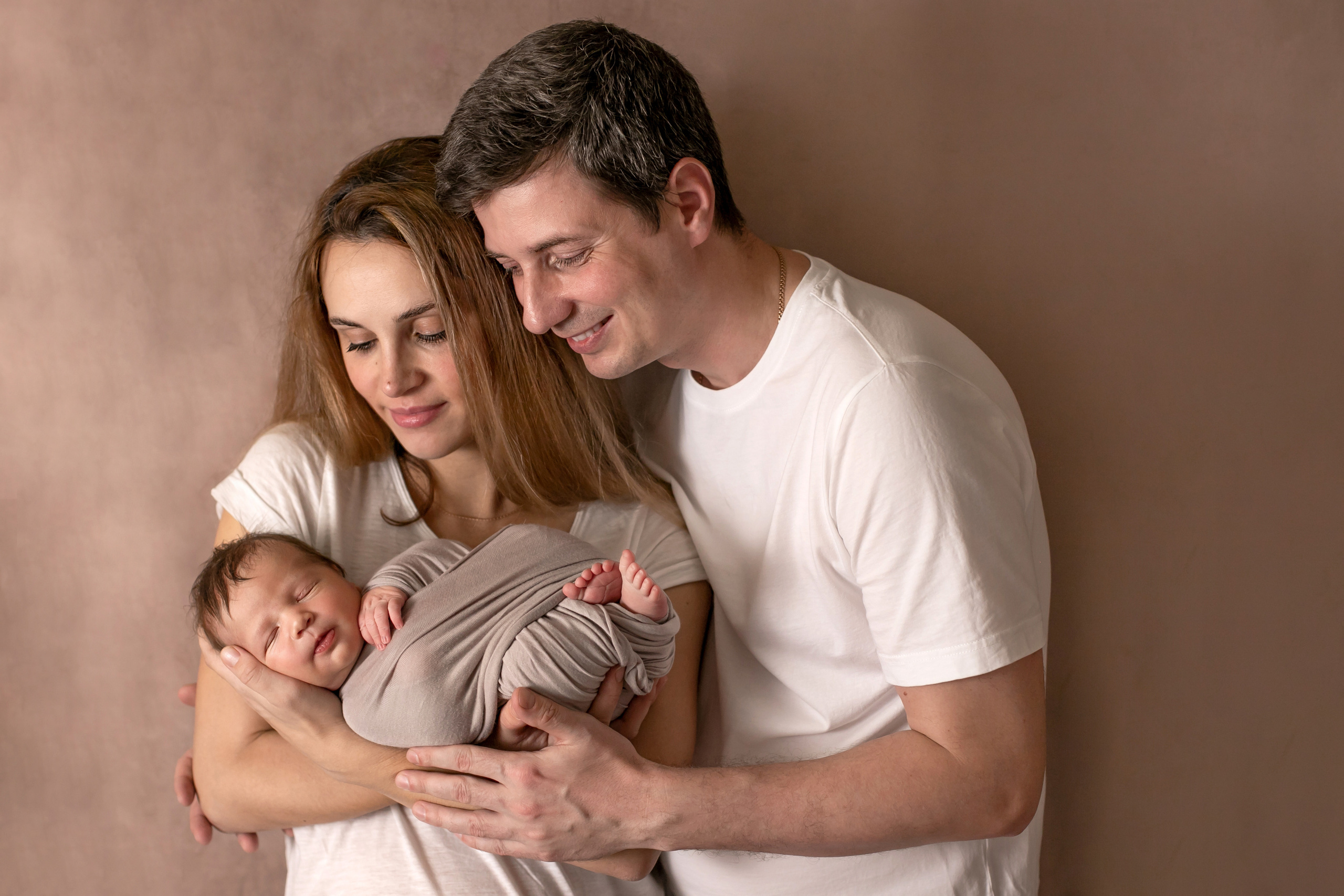 Семейные кадры newborn. Фотограф новорожденных в Ярославле Ольга Зимина