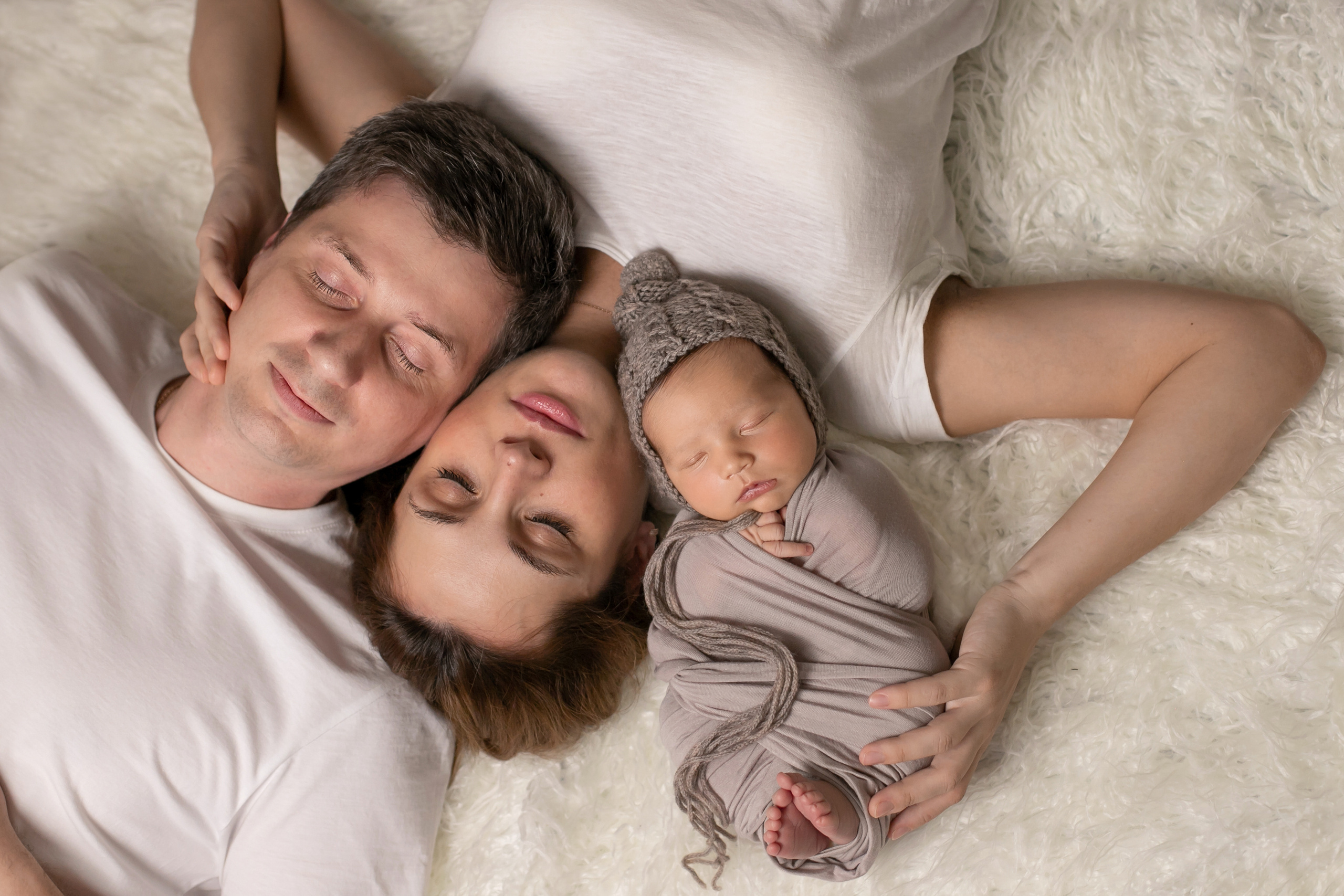 Семейные кадры newborn. Фотограф новорожденных в Ярославле Ольга Зимина