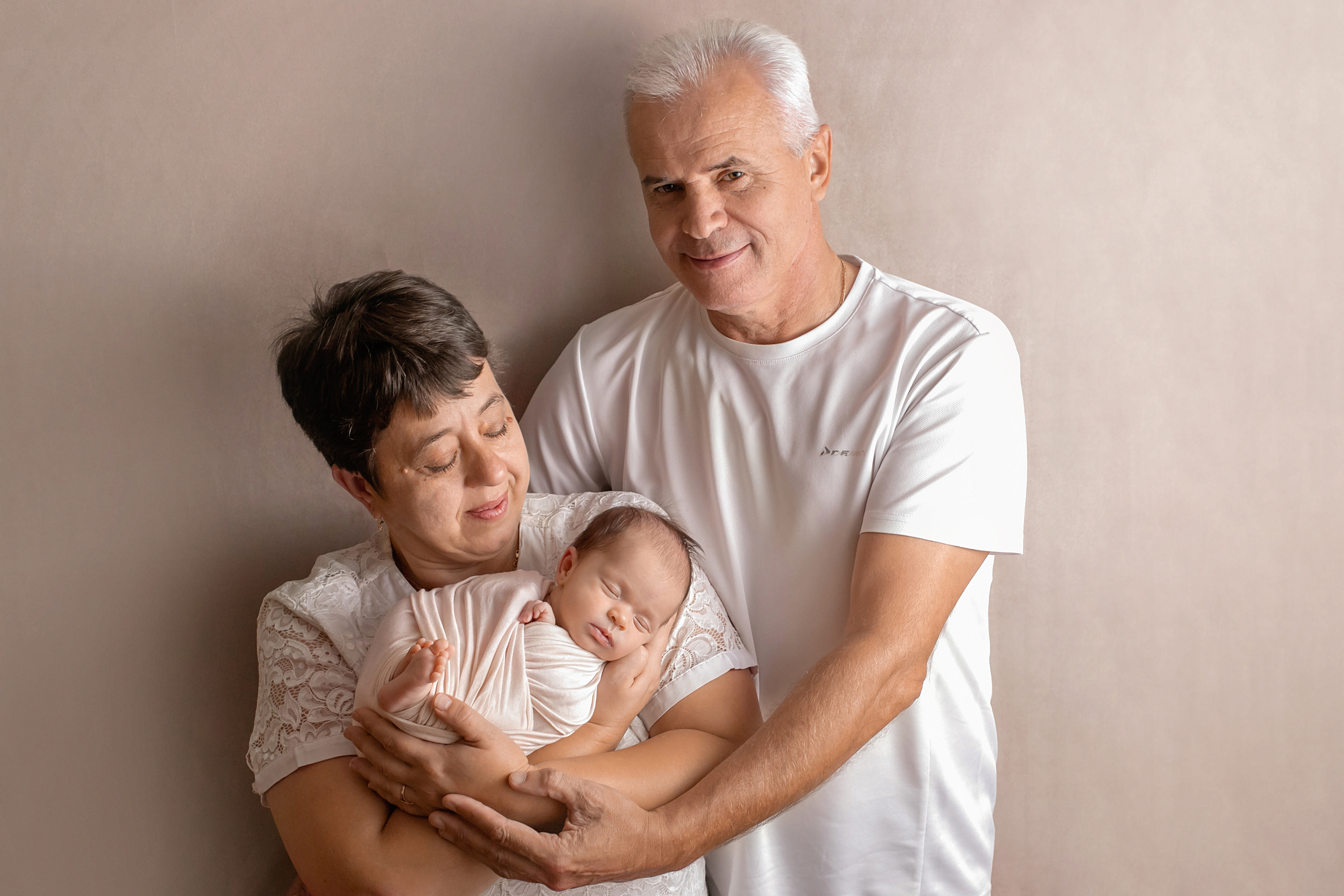 Семейные кадры newborn. Фотограф новорожденных в Ярославле Ольга Зимина