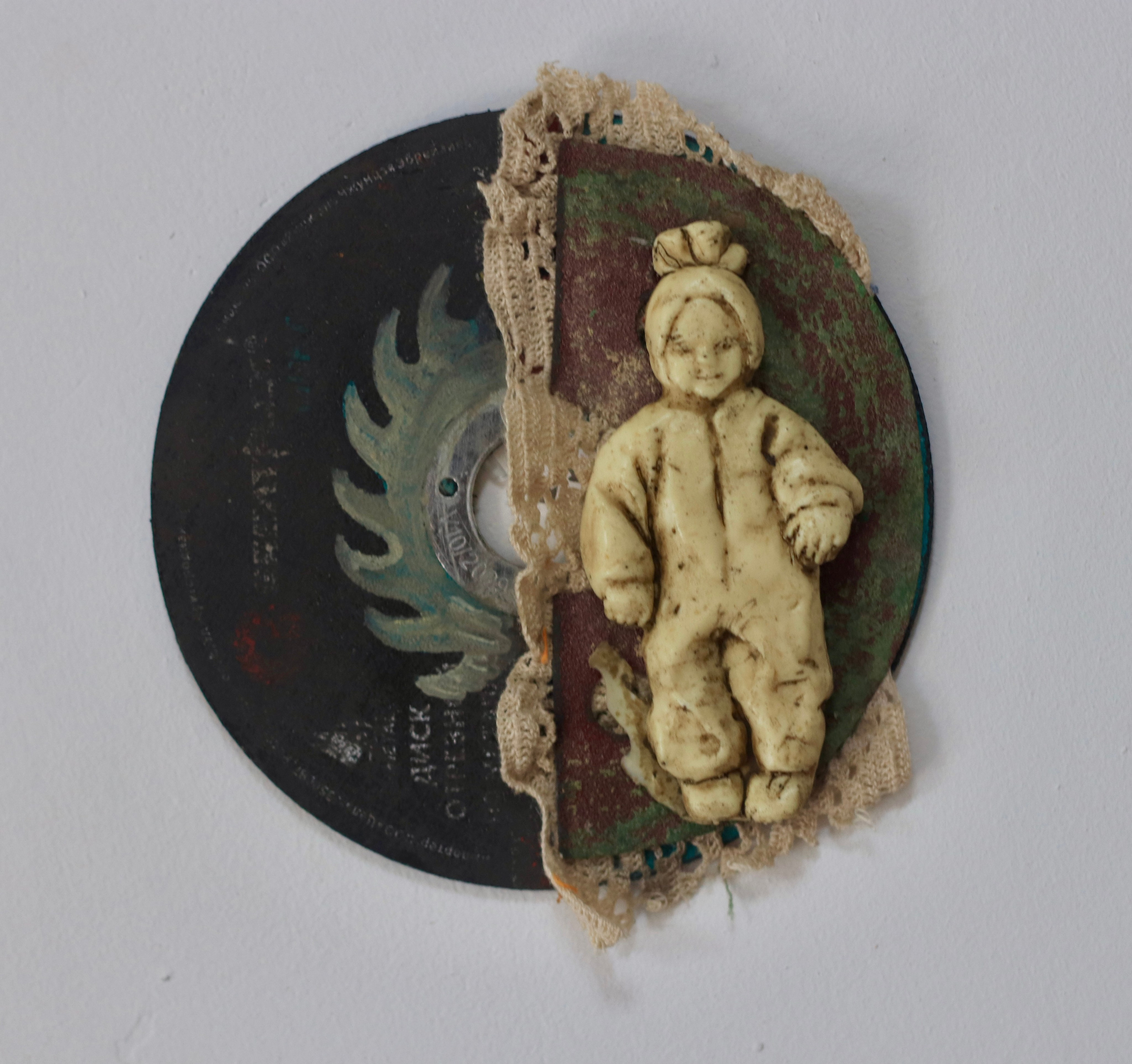 Земляные работы памяти, серия объектов художницы Софьи Григорьевой 