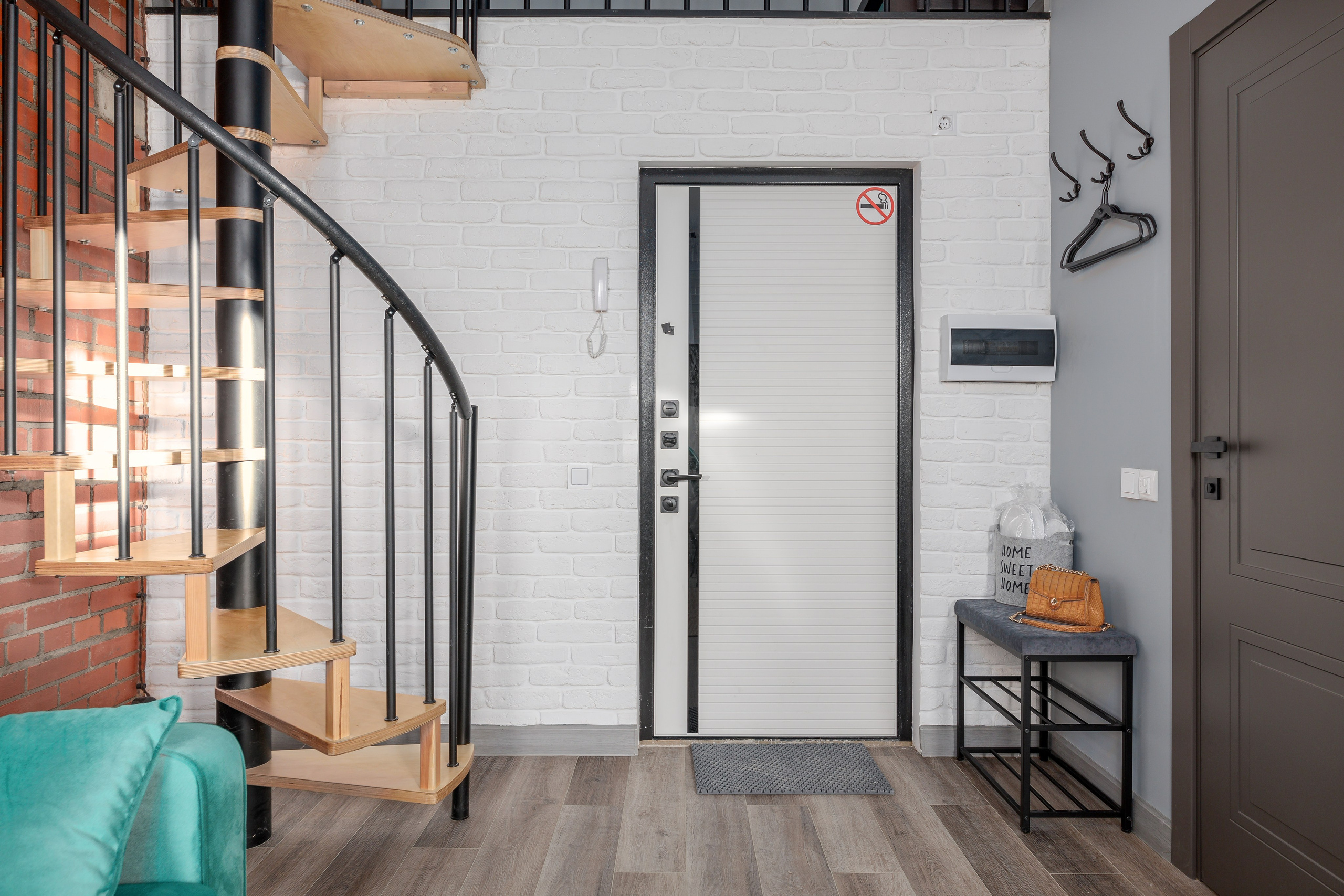 Студия, Полтавская ул