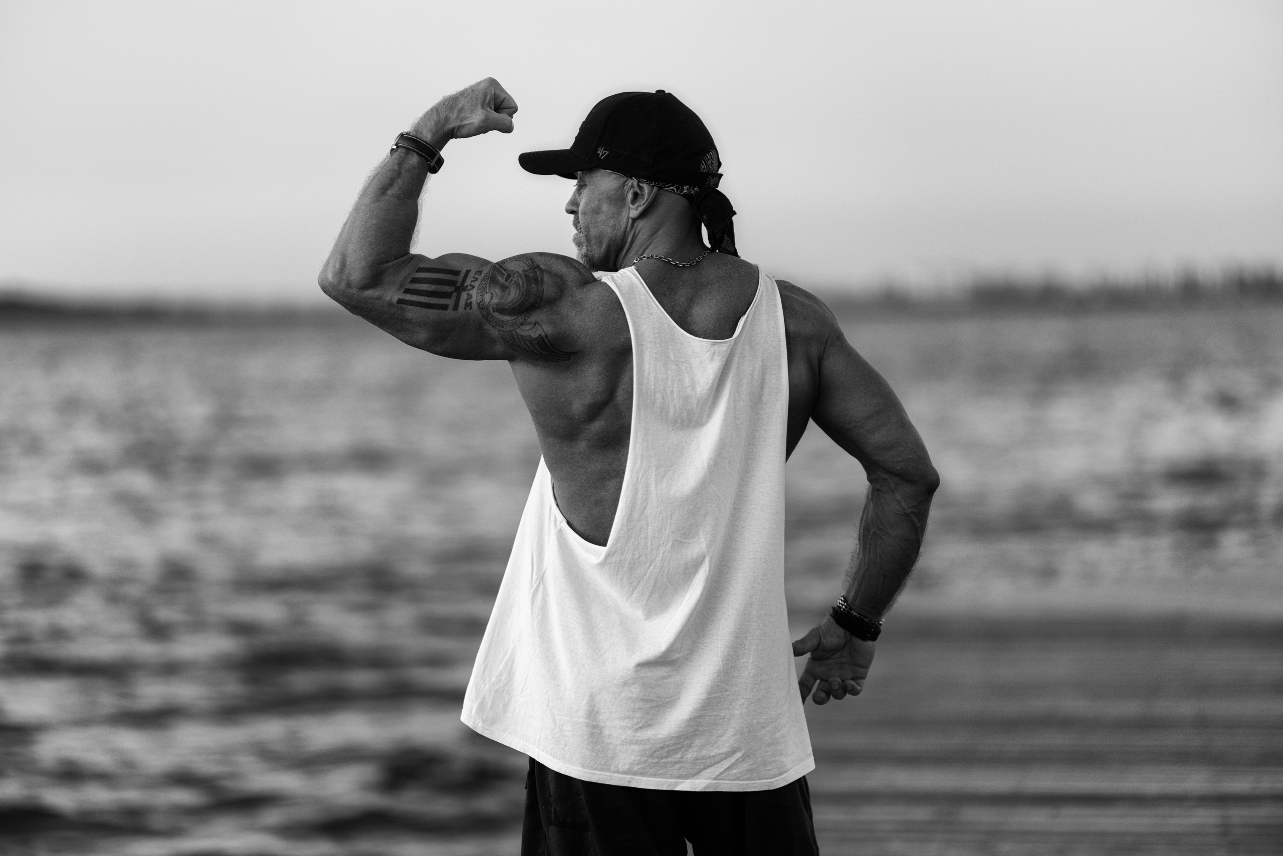 Фотосет на улице и спортплощадке с Александром для контента. Дмитрий Шульгин, портретный фотограф в Воронеже