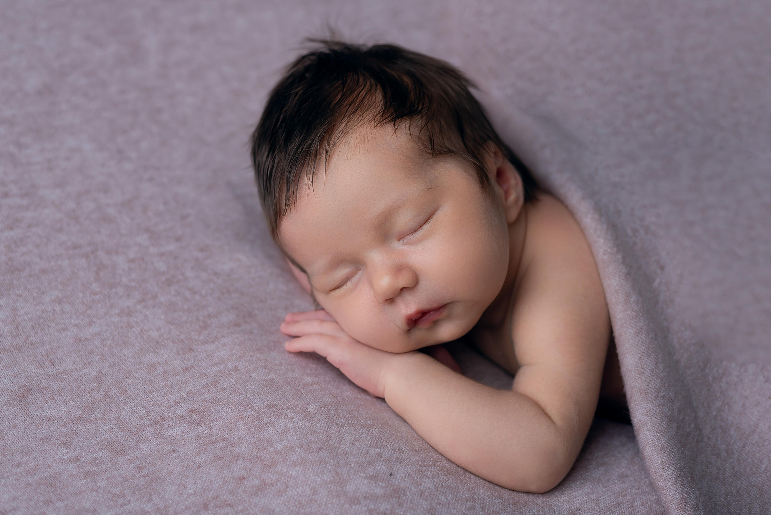 Фотограф новорожденных в городе Екатеринбург, Дегтярск, Ревда newborn. Фотограф новорожденных в Екатеринбурге Анастасия Карманова