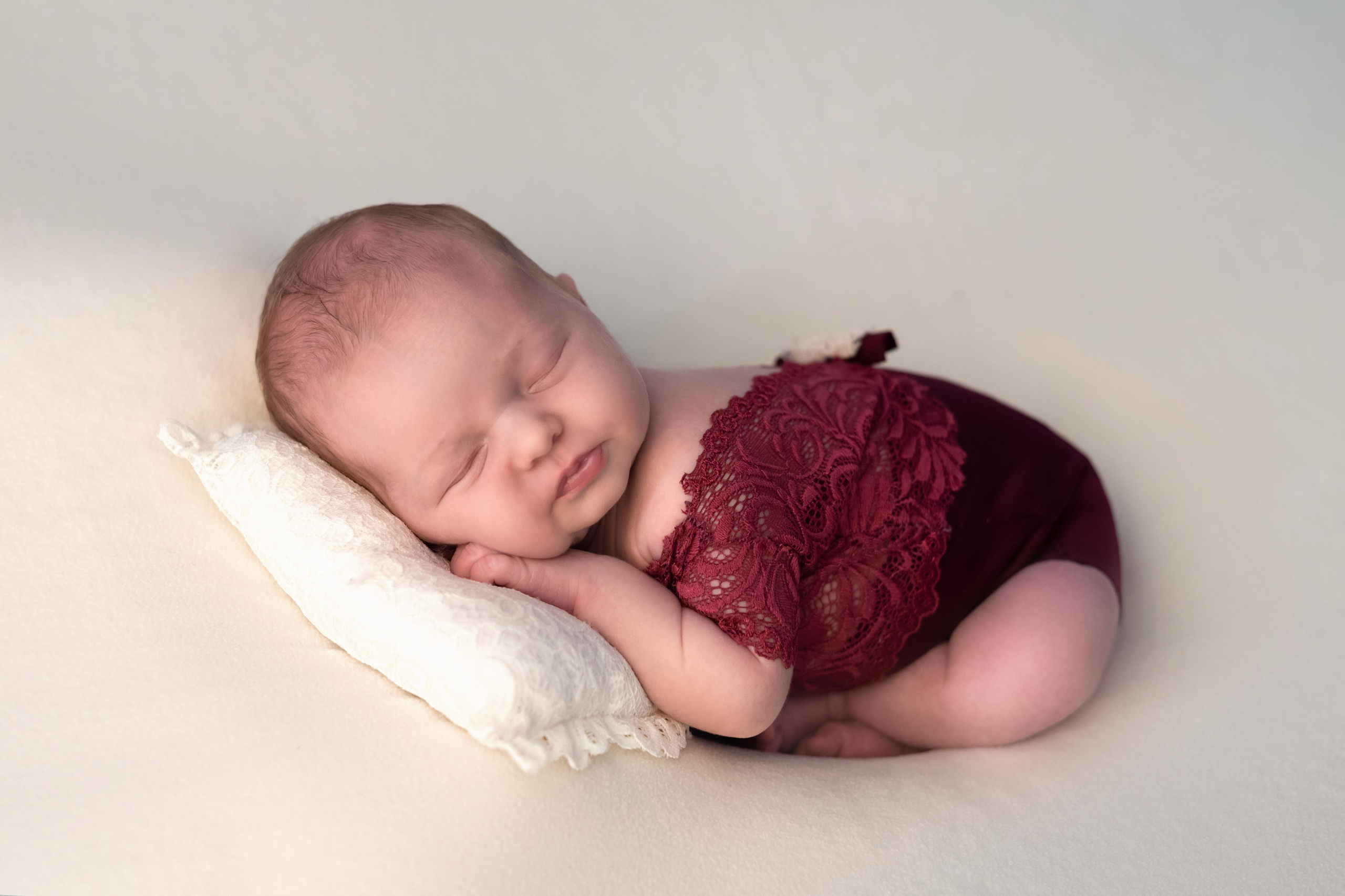 Фотограф новорожденных в городе Екатеринбург, Дегтярск, Ревда newborn. Фотограф новорожденных в Екатеринбурге Анастасия Карманова