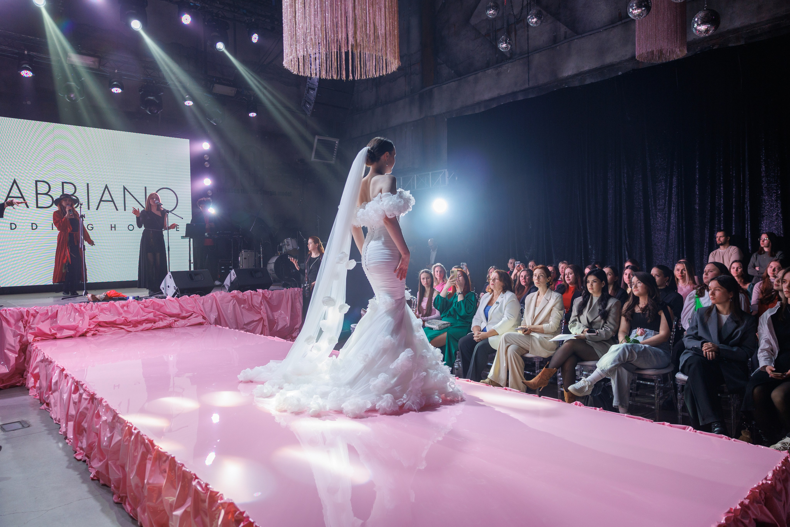 Показ Gabiano & Marry me. Свадебный и семейный фотограф Казань