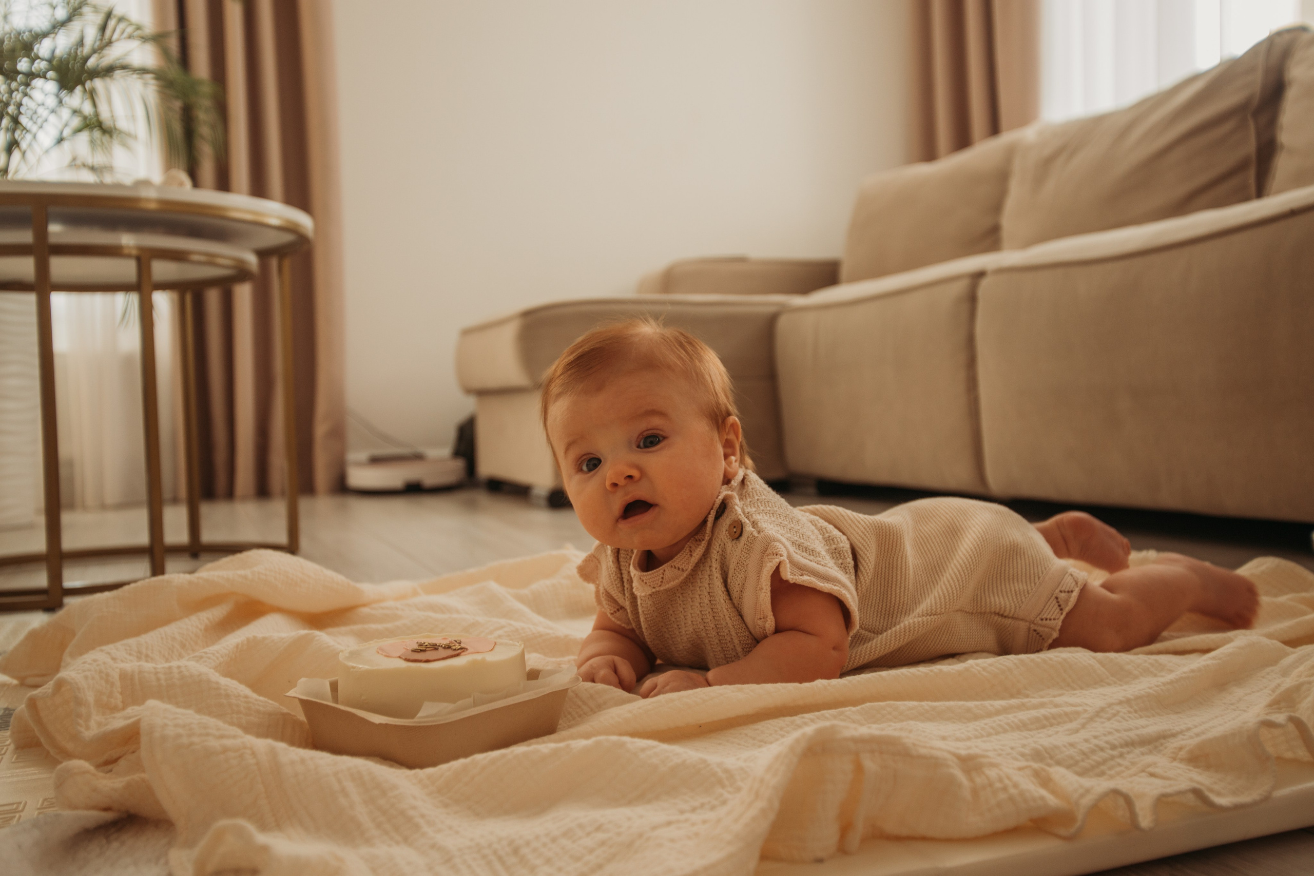 Домашняя съемка семьи Ксении. Венера Гайн. Репортажный фотограф  Тюмень. Обучение фотографии с 0