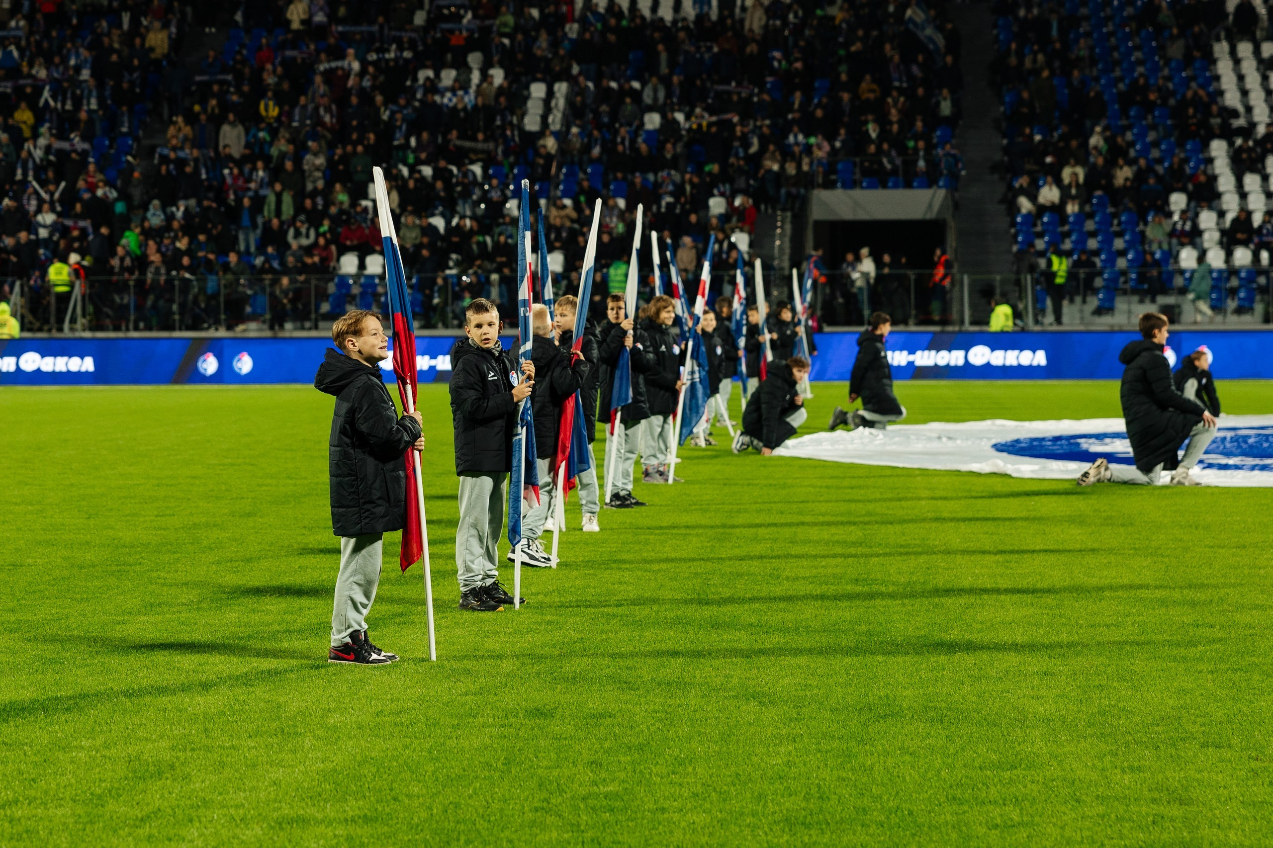 Ретро-матч «Факел» — сборная СССР и России. Свадебный и репортажный фотограф в Воронеже Сергей Максимов