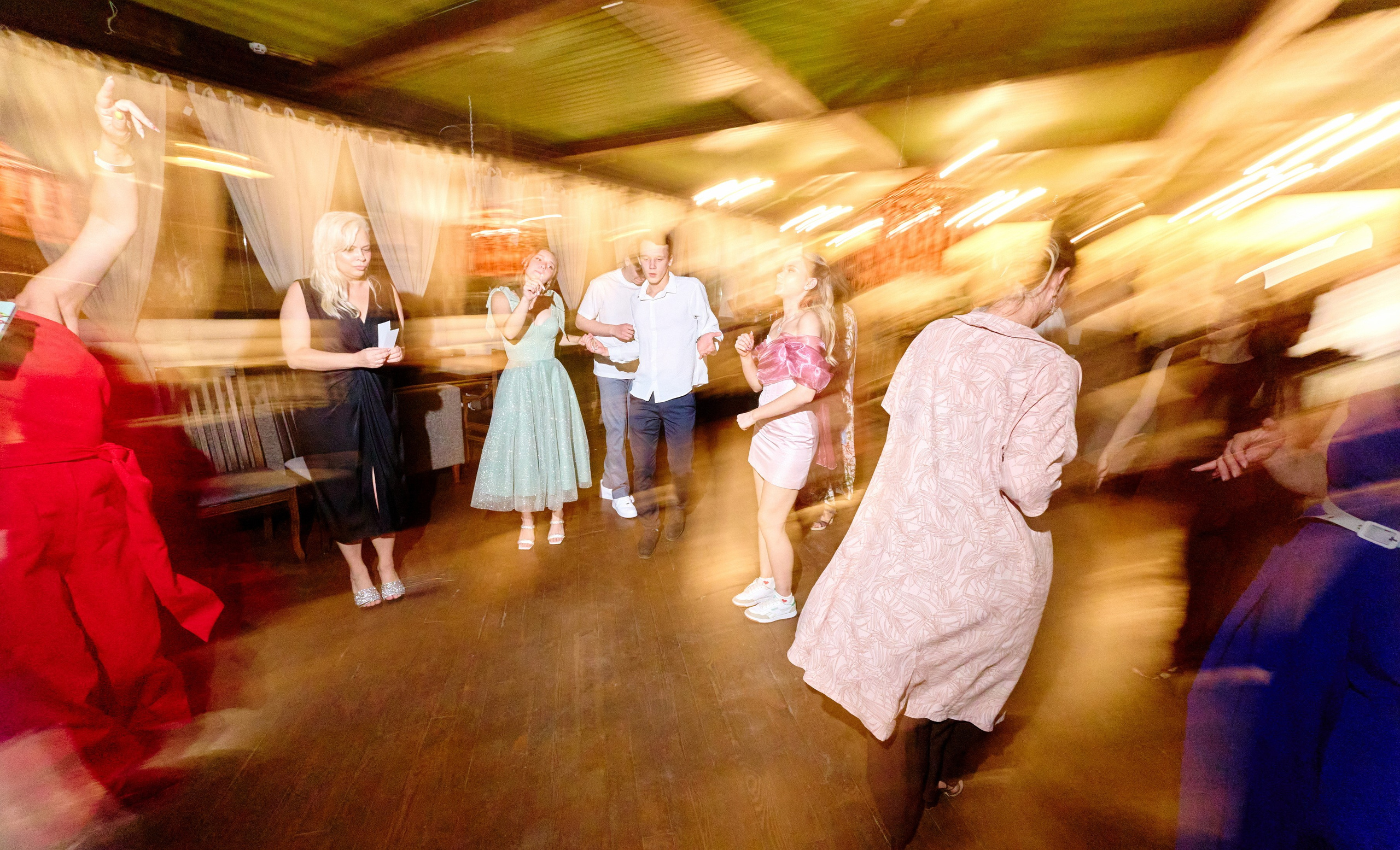 Выпускной 35 Сош. Фотограф Выпускные альбомы Таганрог Сергей Коробченко