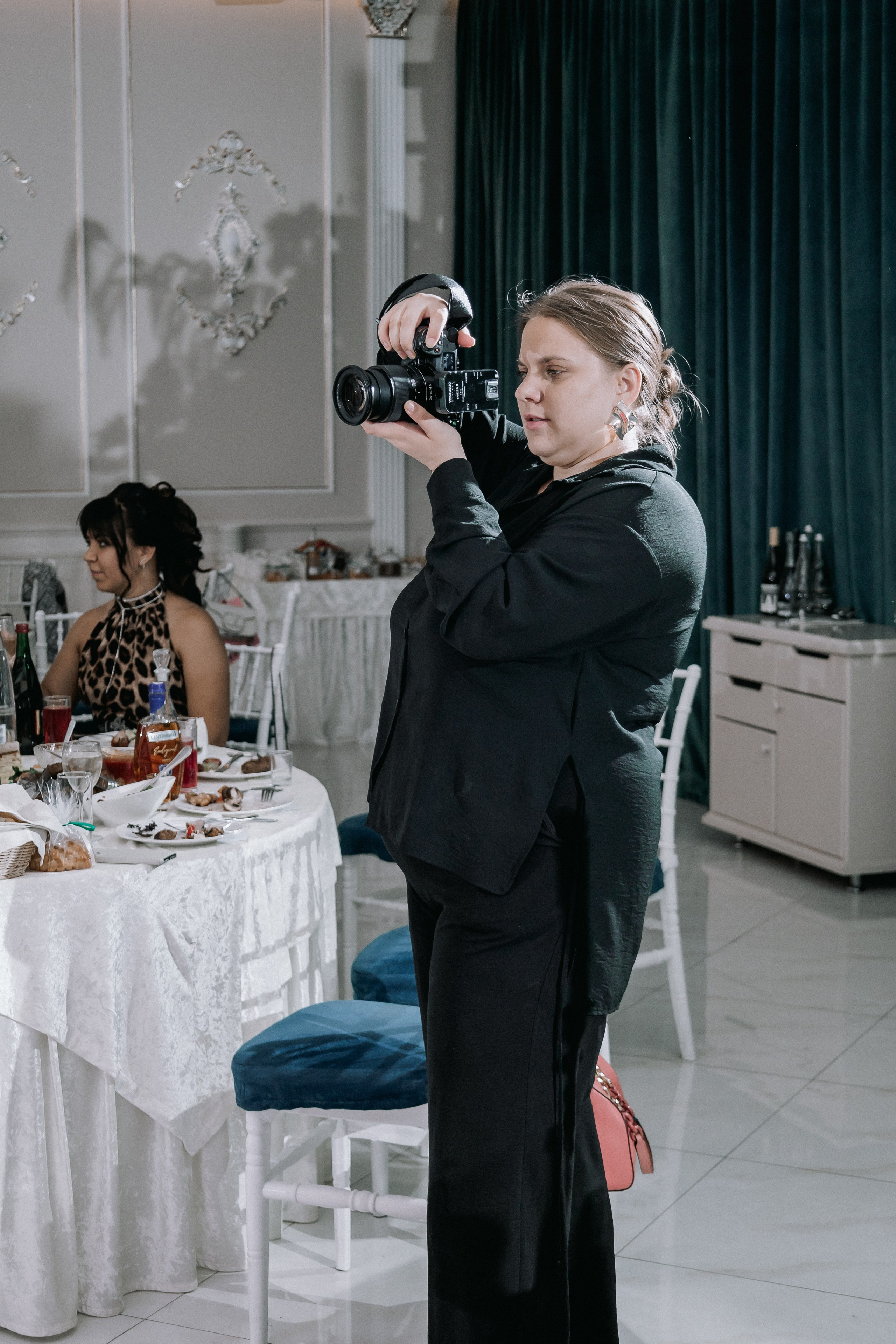 Свадебная прогулка. Эвелина и Дмитрий. Свадебная фотография. Арина Рубах