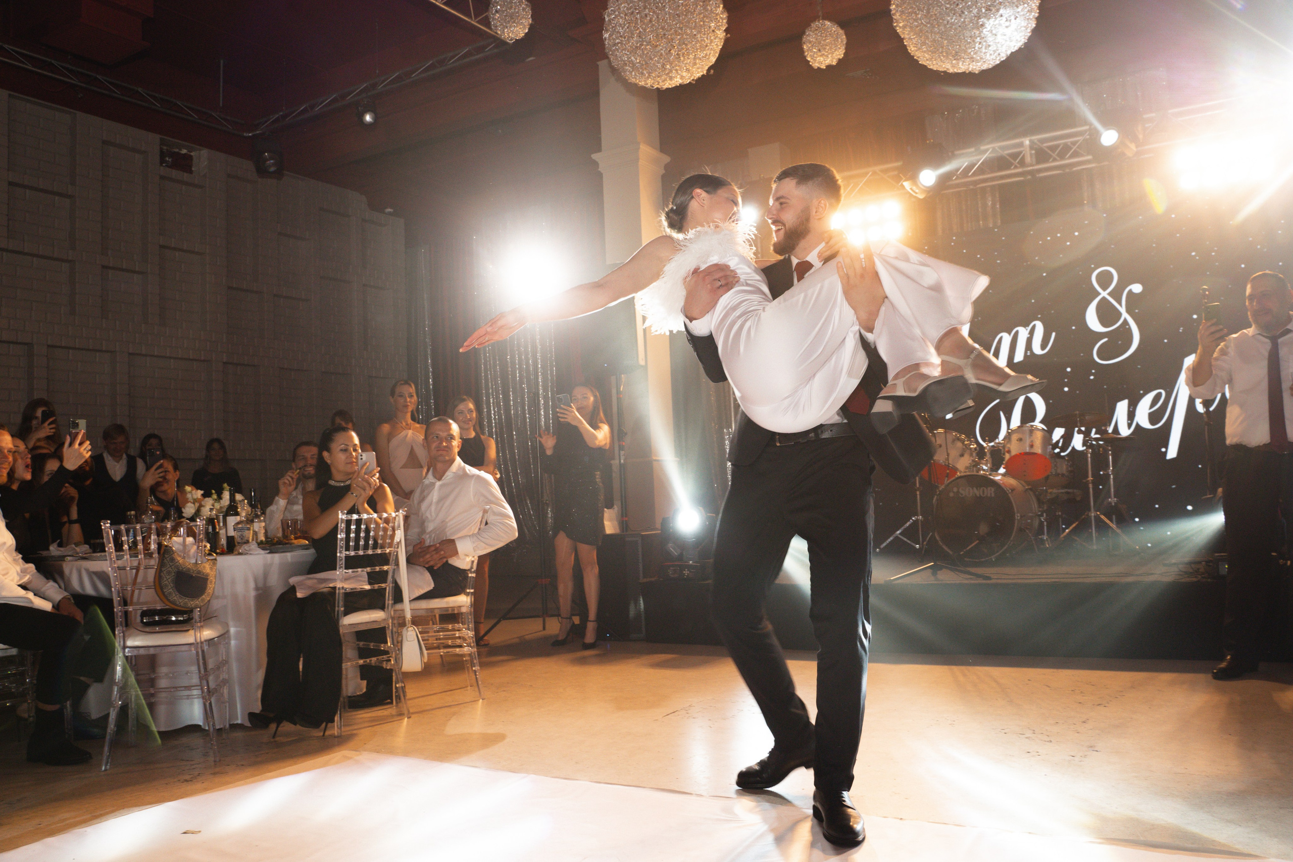 Роберт и Валерия. Свадебный фотограф в Сургуте