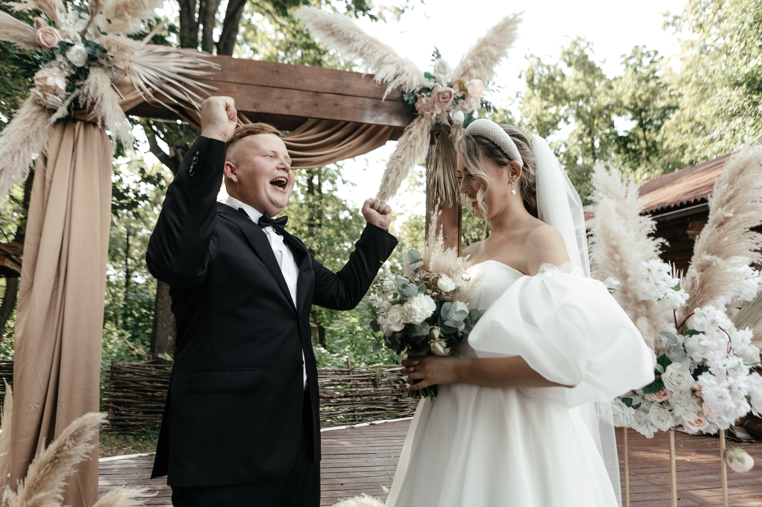 Свадебный фотограф Уфа — Руслан ГабдлисламовЖивые эмоции, красивые кадры, воспоминания на всю жизнь.Работаю по всей Республике Башкортоста. Свадебный фотограф Уфа Руслан Габдлисламов