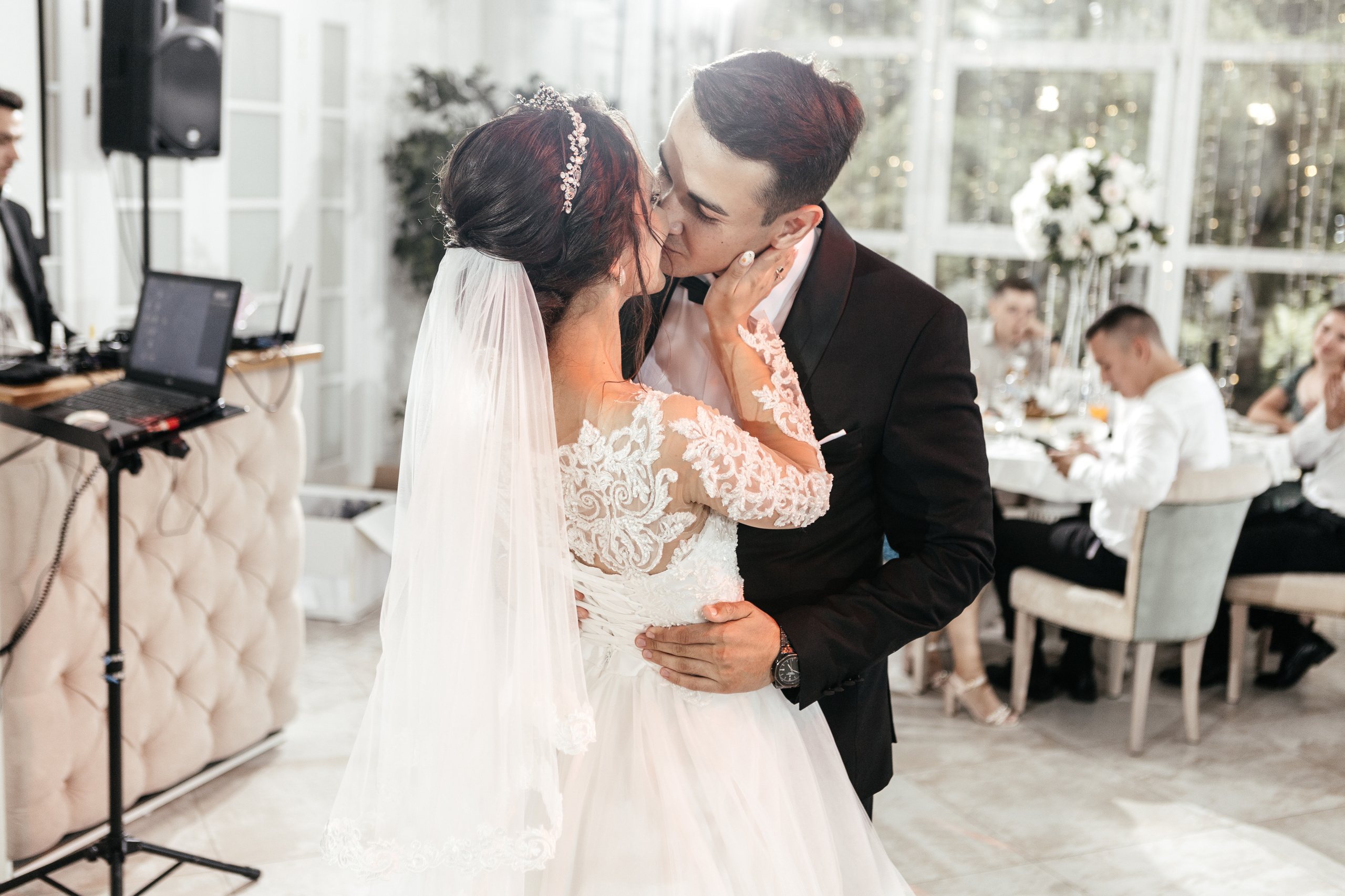 Свадебный фотограф Уфа — Руслан ГабдлисламовЖивые эмоции, красивые кадры, воспоминания на всю жизнь.Работаю по всей Республике Башкортоста. Свадебный фотограф Уфа Руслан Габдлисламов