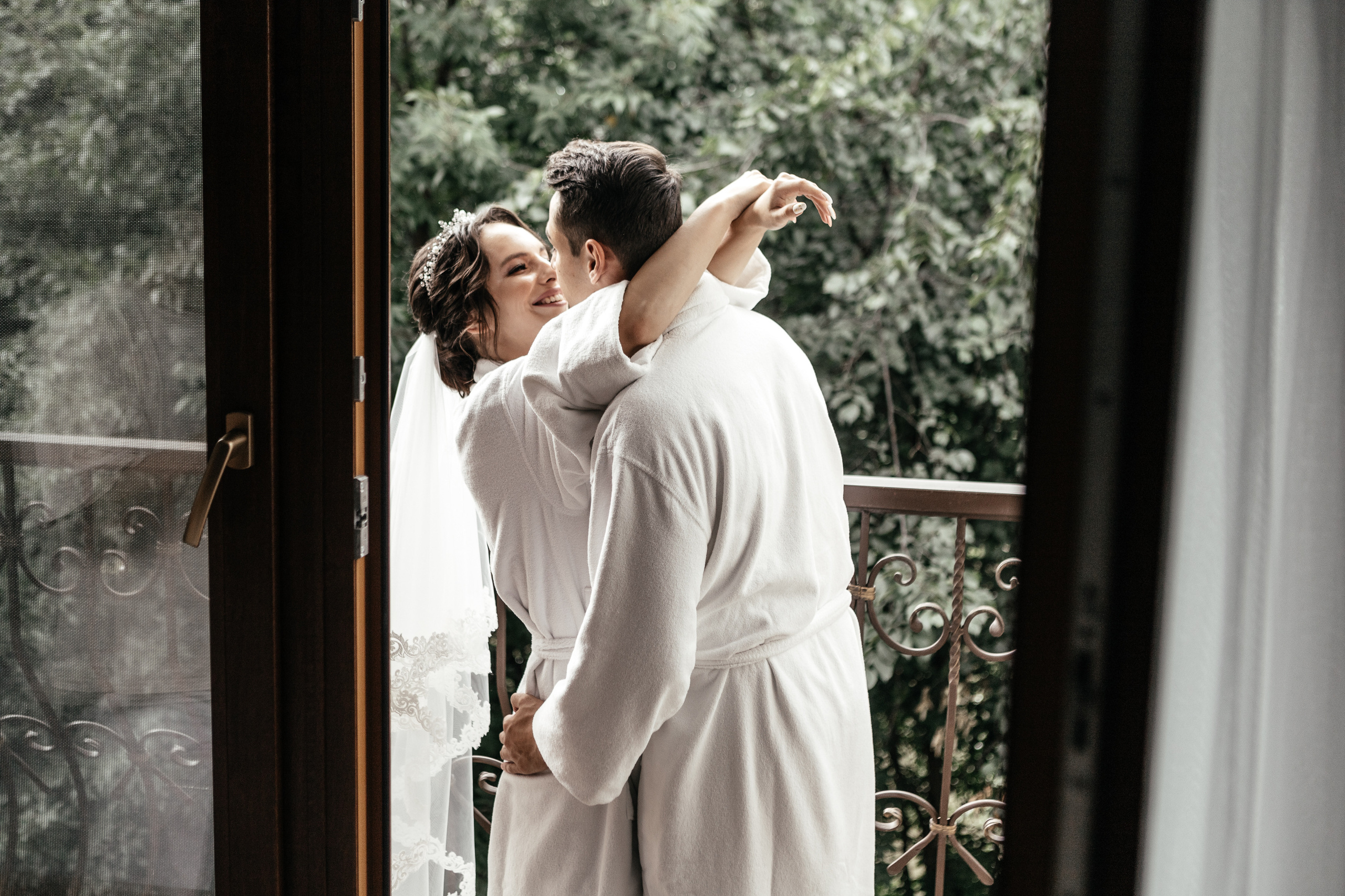 Свадебный фотограф Уфа — Руслан ГабдлисламовЖивые эмоции, красивые кадры, воспоминания на всю жизнь.Работаю по всей Республике Башкортоста. Свадебный фотограф Уфа Руслан Габдлисламов