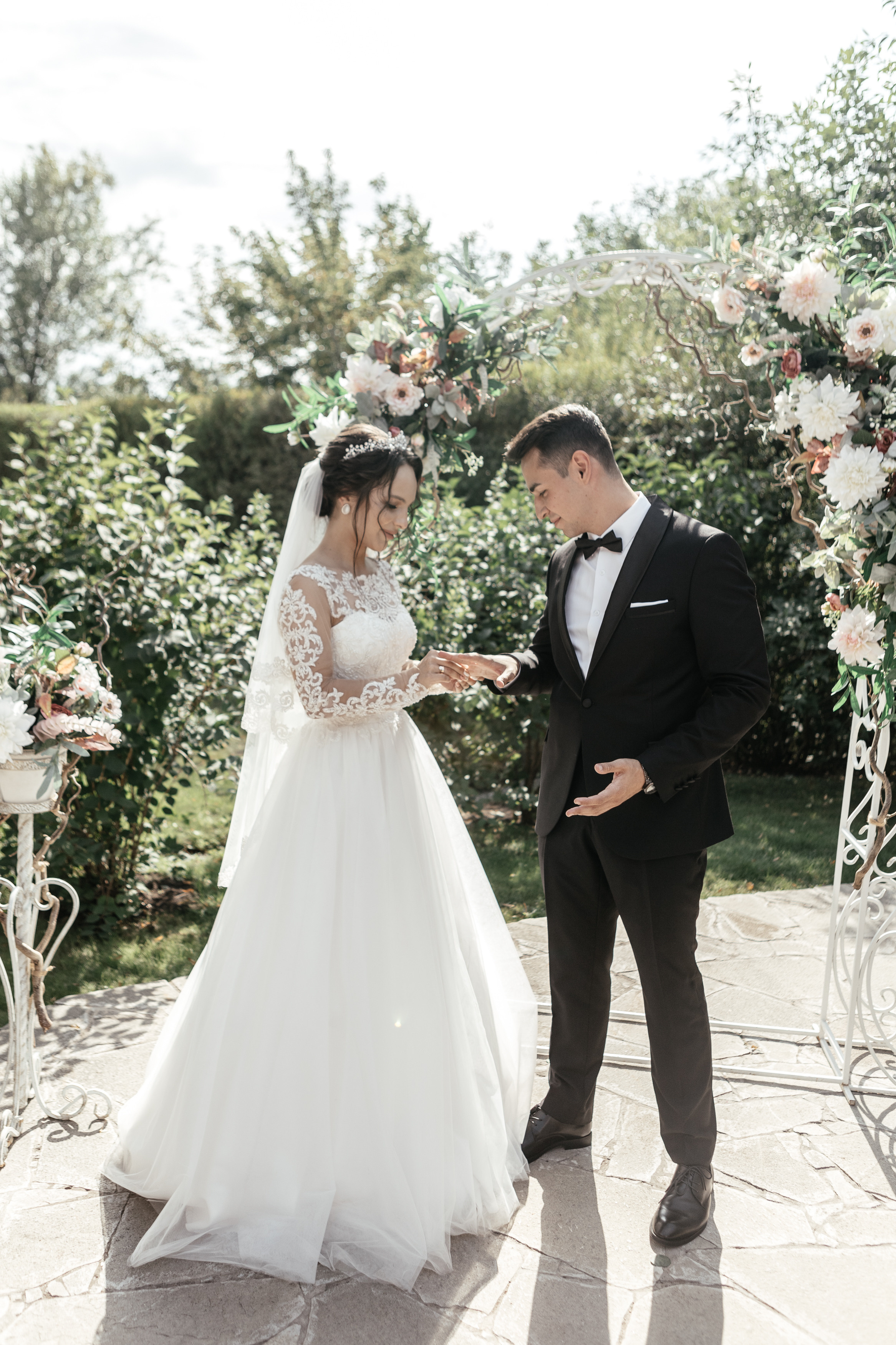 Свадебный фотограф Уфа — Руслан ГабдлисламовЖивые эмоции, красивые кадры, воспоминания на всю жизнь.Работаю по всей Республике Башкортоста. Свадебный фотограф Уфа Руслан Габдлисламов