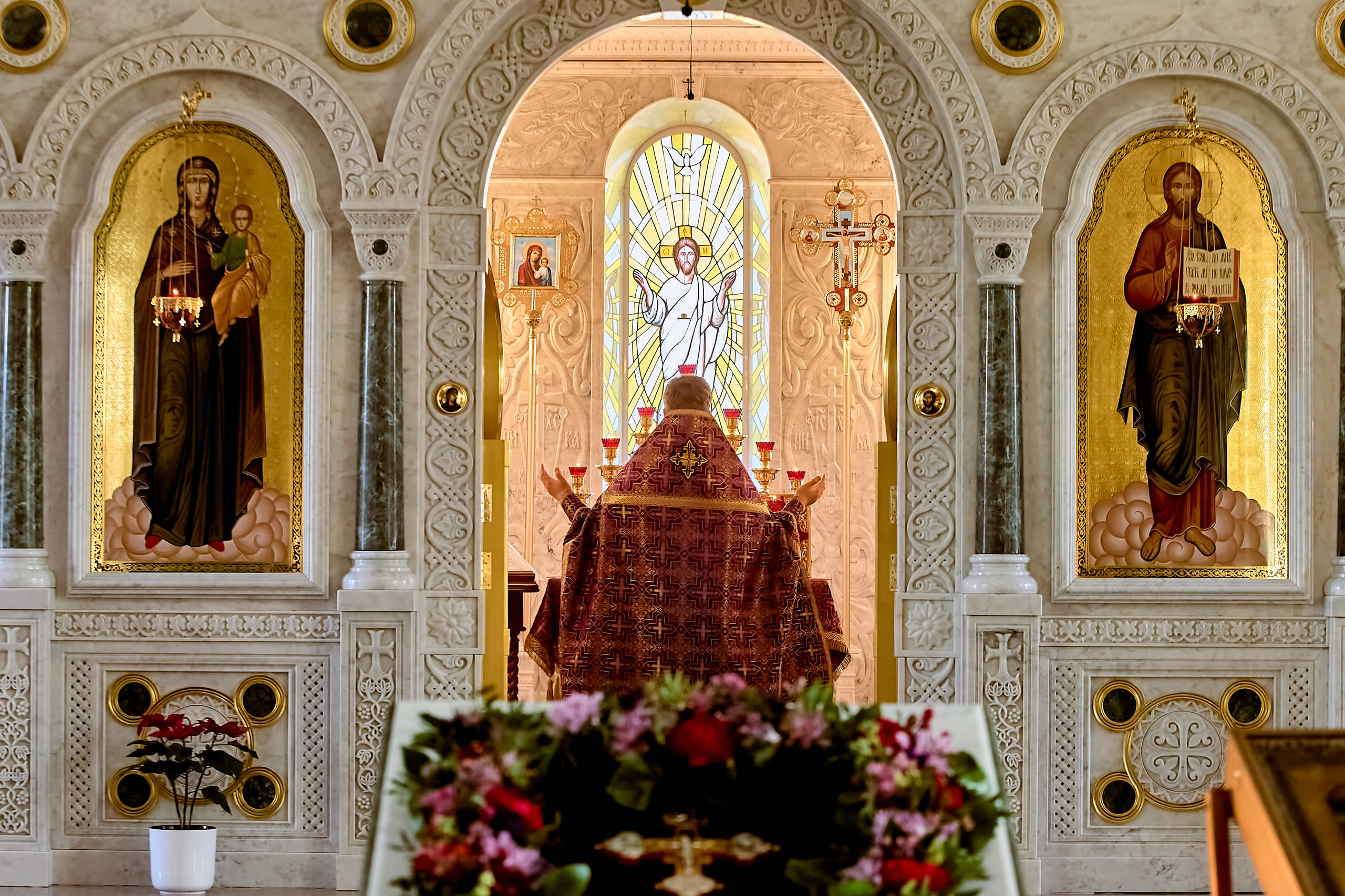 Фотографии Божественной Литургии в Неделю Крестопоклонную