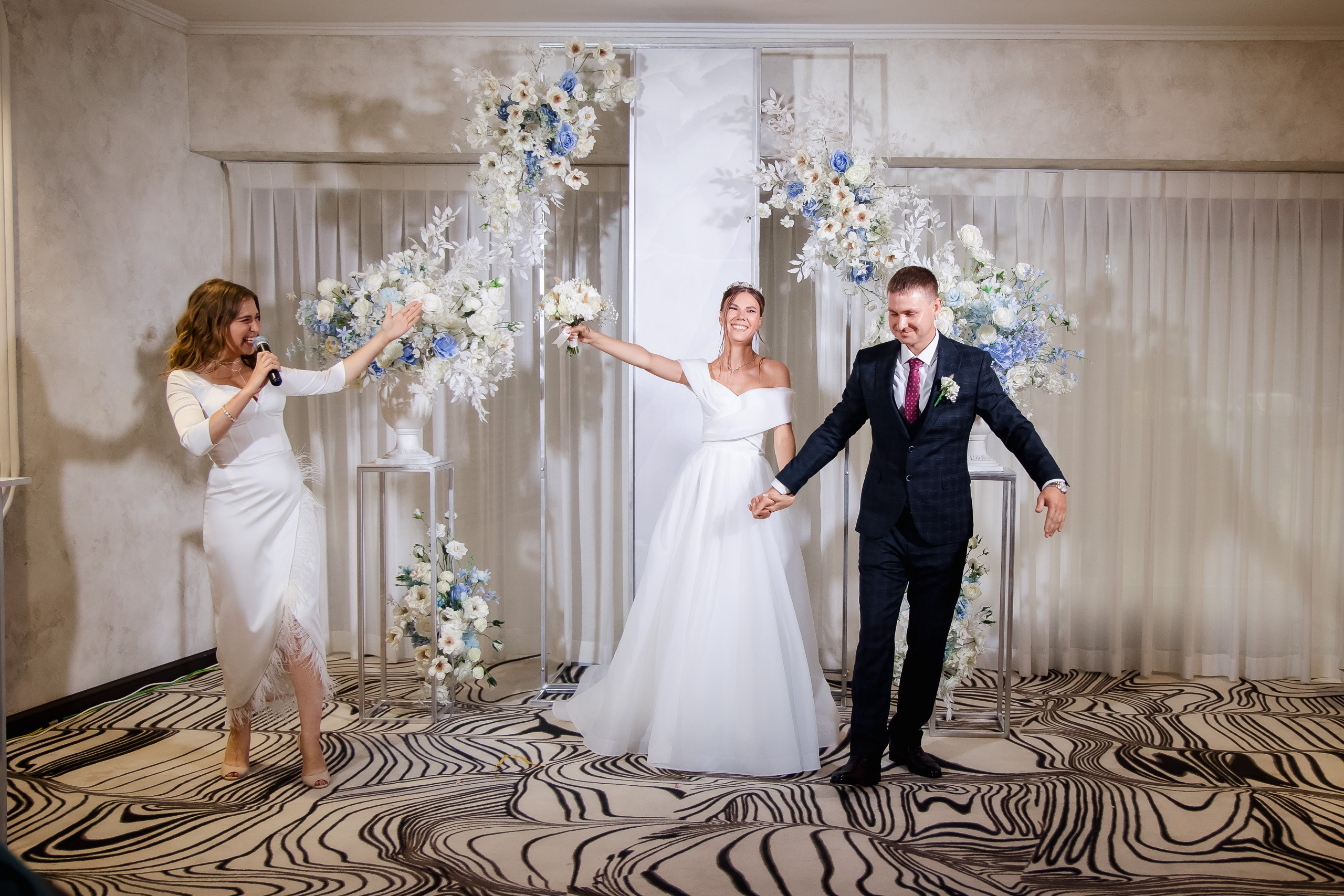 Евгений и Юлия. Совместные сборы. Интурист. Выездная. Фото с Китами. Свадебный фотограф в Хабаровске