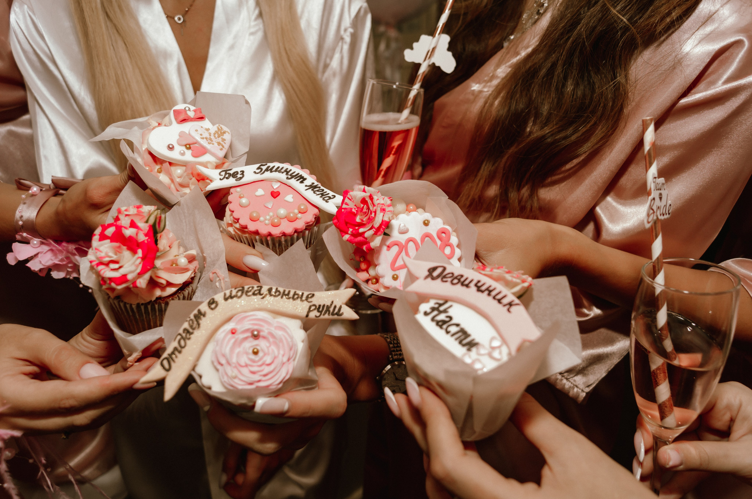 Фотосессия девичника в гостинице сахалин. Фотограф сахалин