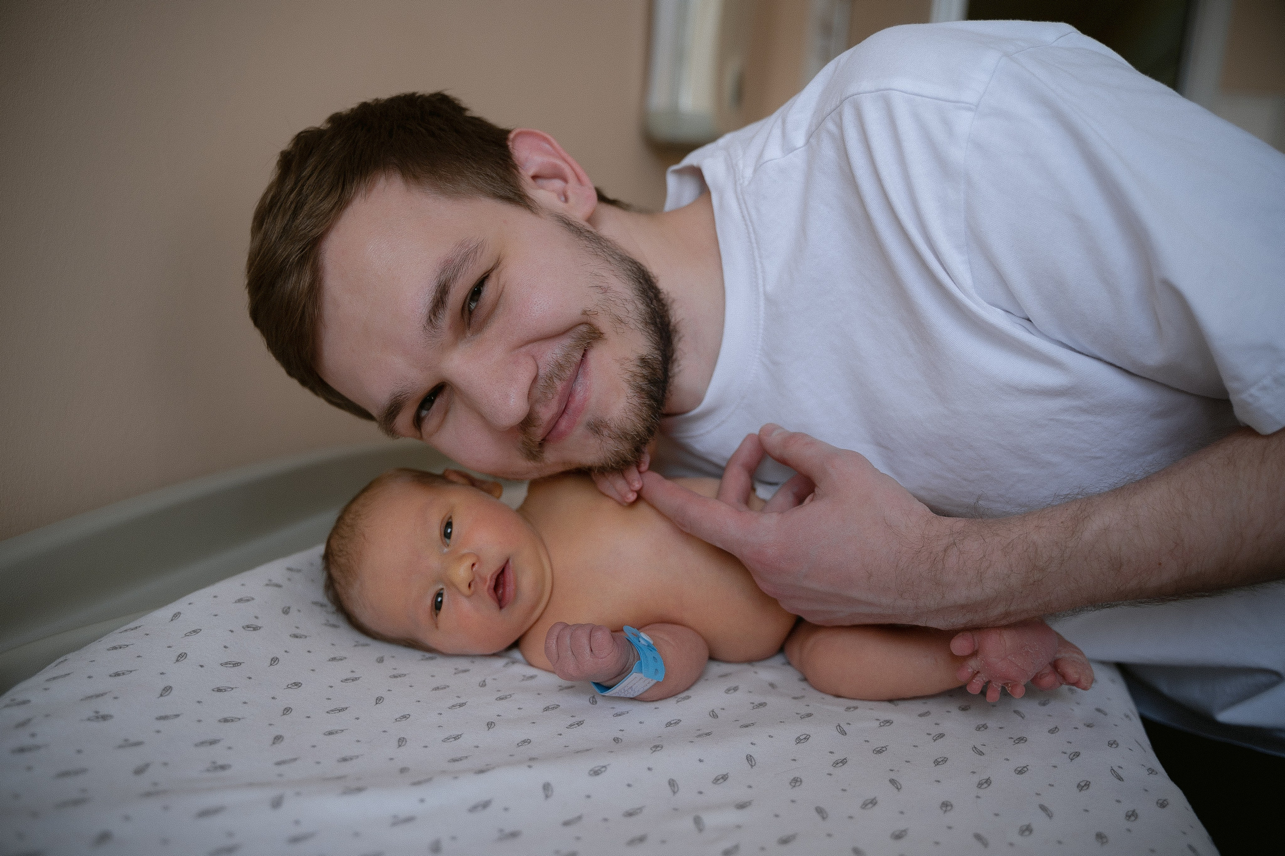 Фотосессия новорожденных в Москве — ньюборн / newborn фотосессия. Фотографы на роды в Москве. Фото и видео родов. Фотопроект «Продолжение рода»