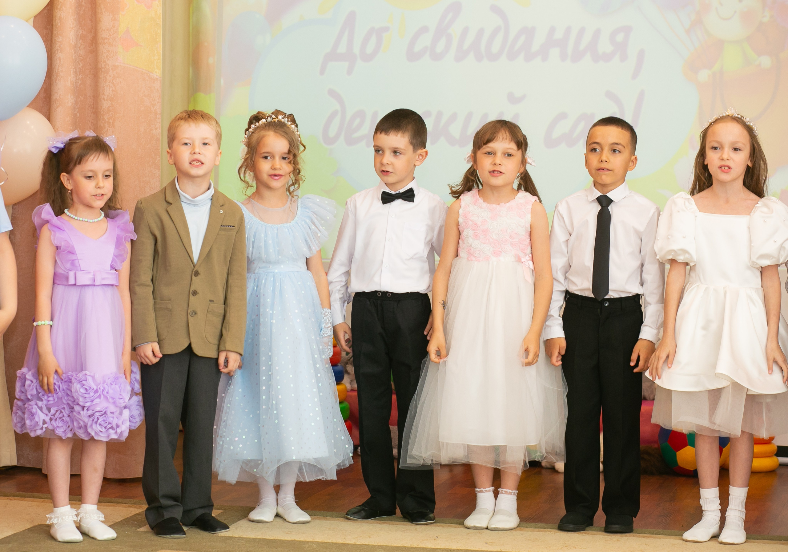 Выпускные и Утренники. Фотограф новорожденных и семейный фотограф НСО г. Бердск Марина Львова