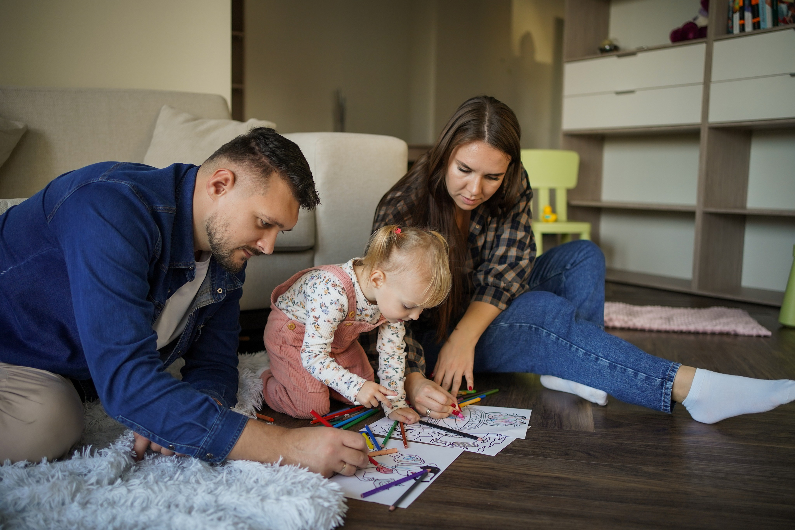 Карина, Андрей, Эмили. Главная