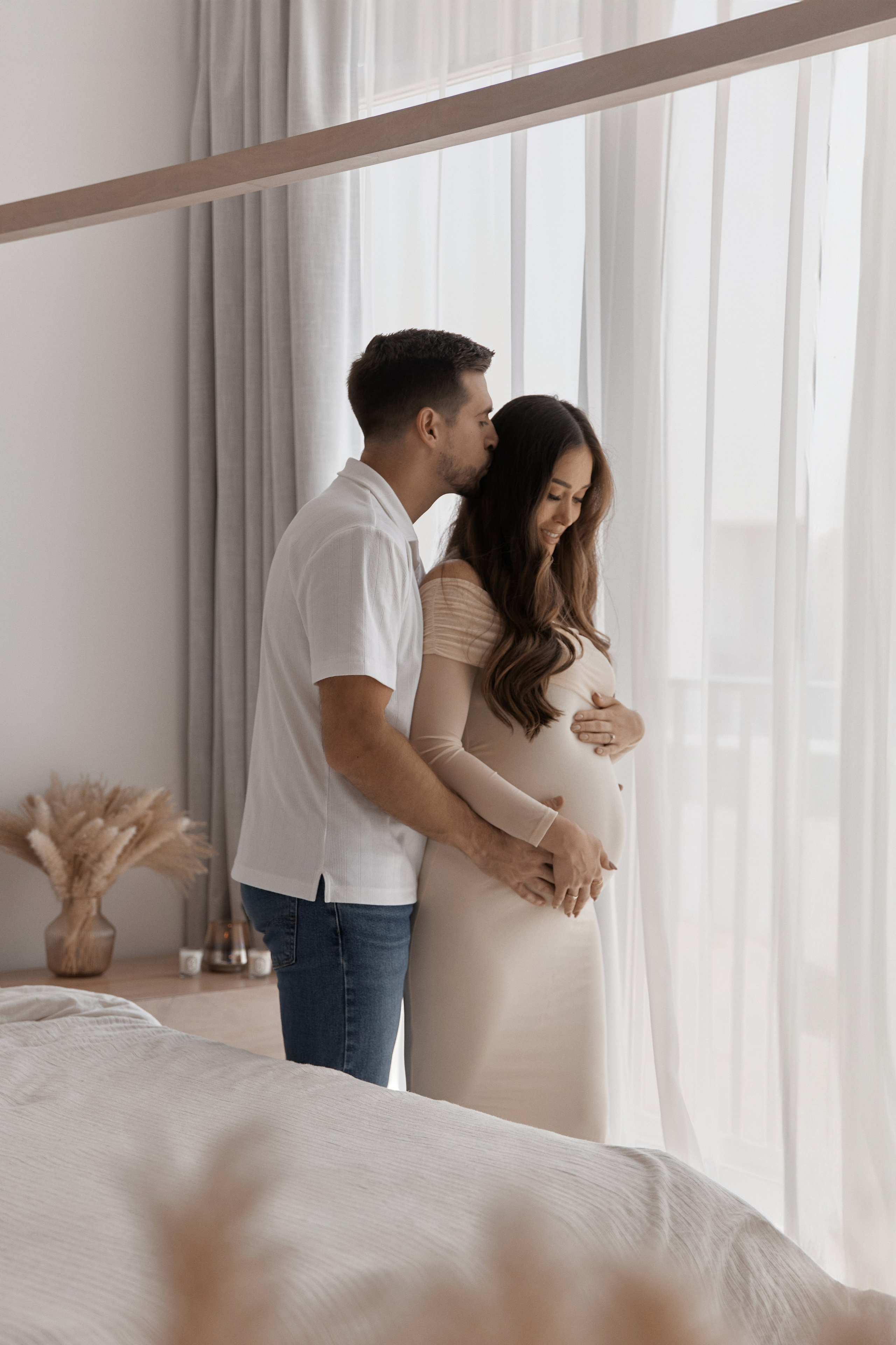 Cozy Pregnancy Photoshoot Dubai | At-Home Comfort