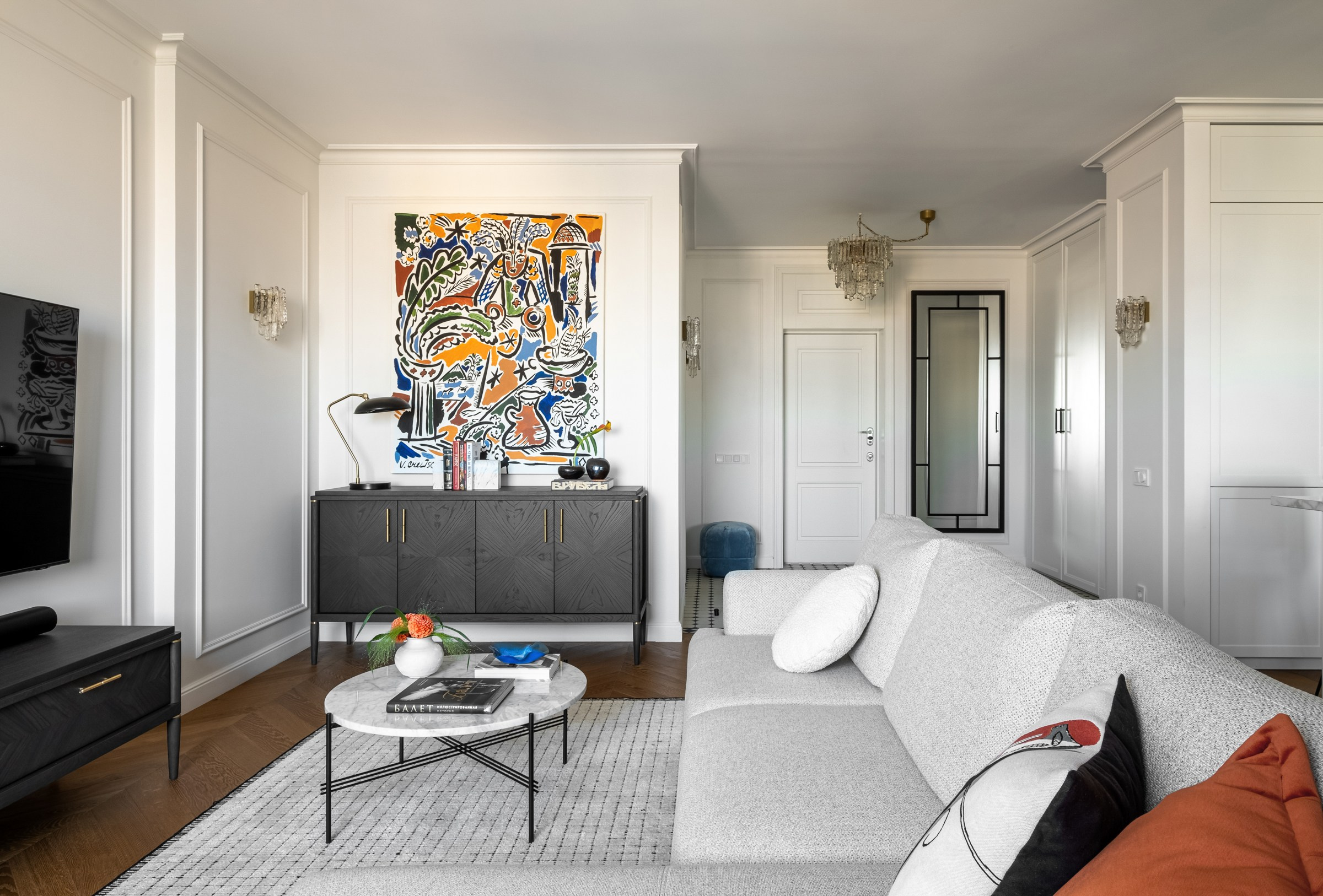 Дизайн интерьера гостиной, дизайн проект квартиры, квартира 100 кв.м, дизайн проект в Москве, квартира в стиле неоклассика, неоклассический интерьер, белоснежная гостиная, белоснежная квартира, интерьер квартиры в Москве, дизайнер Диана Миронова