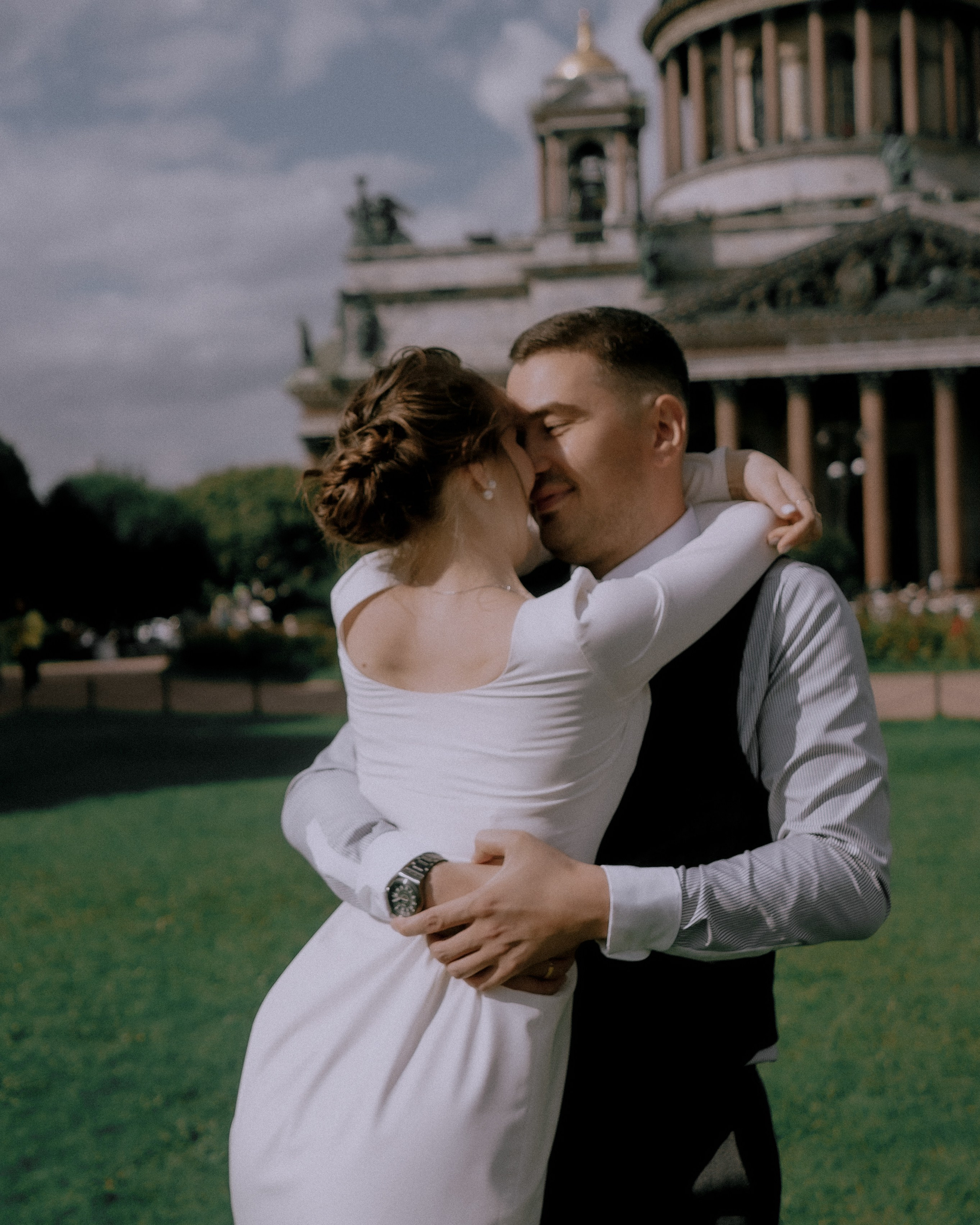 Коротко о нежности'. Свадебный фотограф в Санкт-Петербурге Миша Репина