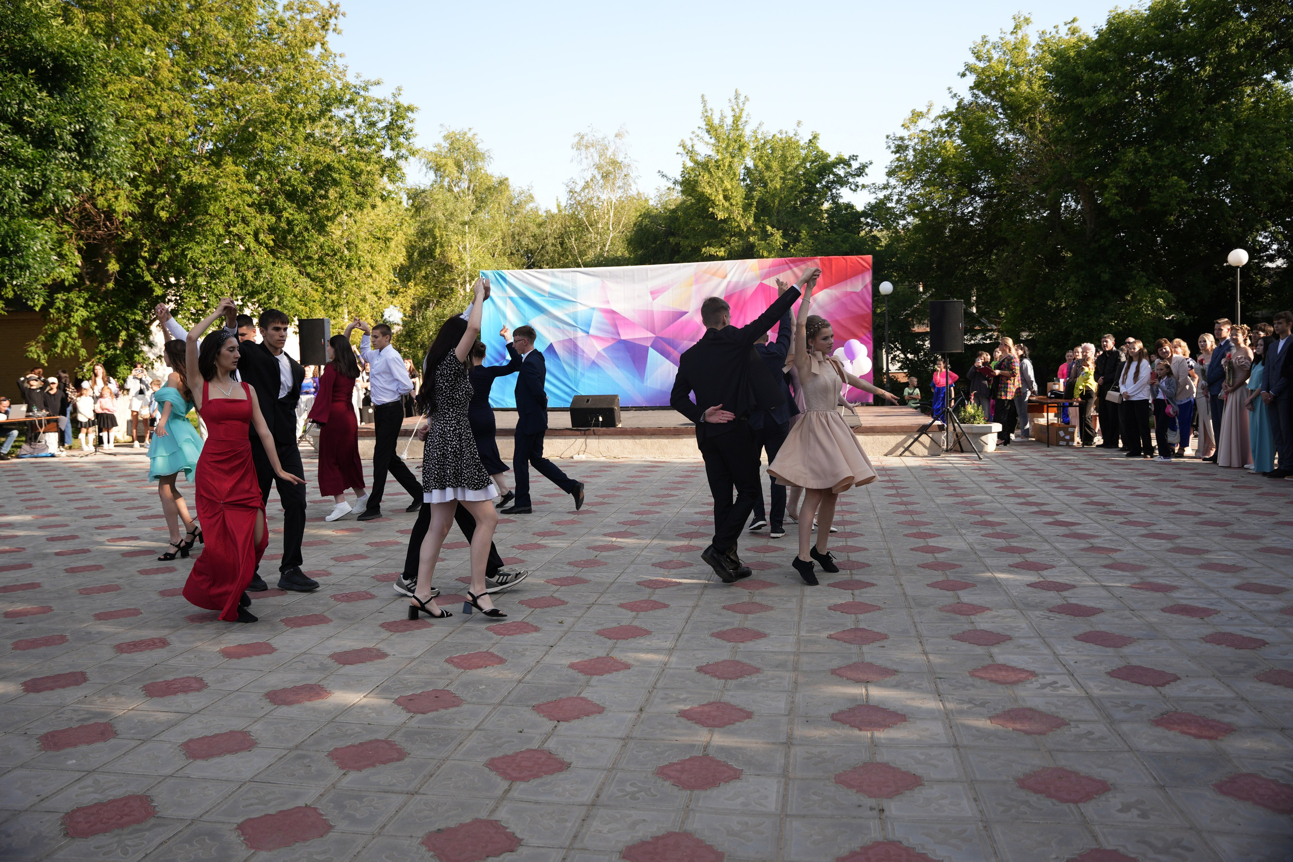 Выпускной в парке. Ольга Плаксина фотограф в Саратове