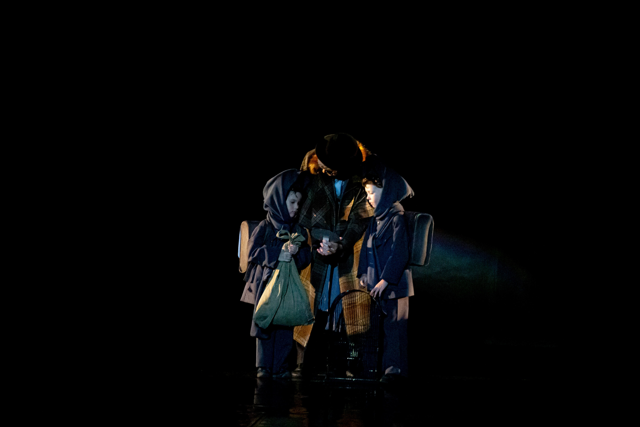 Анюта — спектакль — премьера на сцене Зимнего театра Марийского театра оперы и балета. Фотограф в Сочи Юрий Шептаев