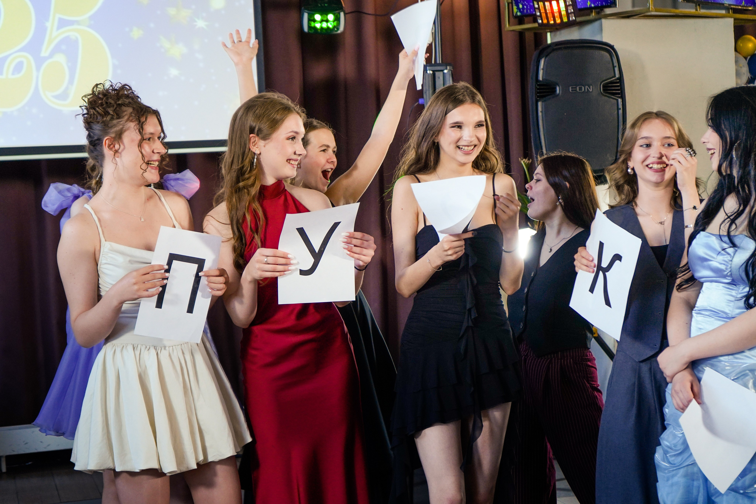 Выпускной вечер, гимназия № 40, 9 класс. Семейный и портретный фотограф в Екатеринбурге Анна Лобанова