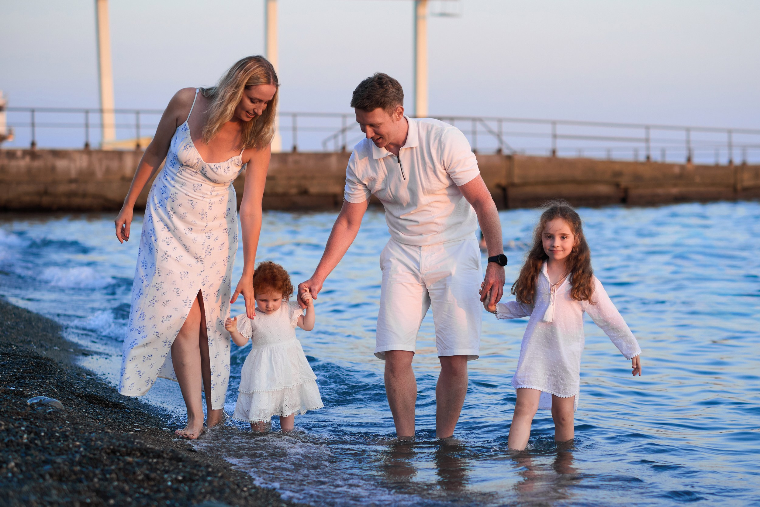 Семейные фотосессии в Сочи, Адлере, Сириусе, Красной поляне от профессионального фотографа. Фотограф для женщин и мужчин, контента для бизнеса в Сочи, Адлере, Красной поляне, Розе Хутор