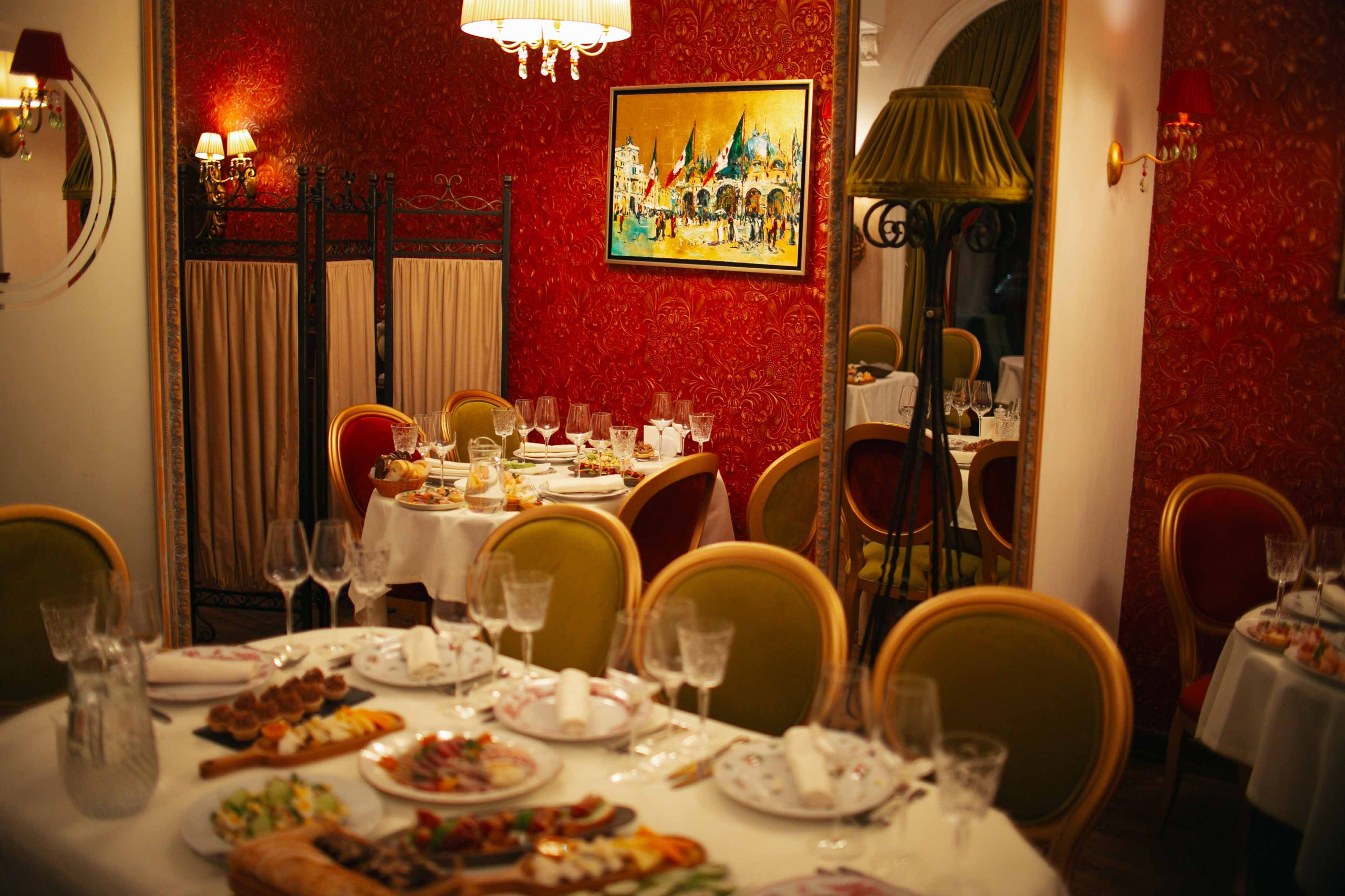 Вечер в «Дежавю». Ваш репортажный фотограф Артемий Антонов