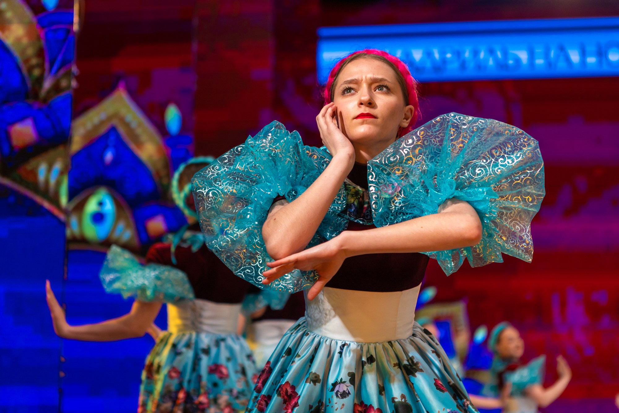 Отчетный концерт Заслуженного коллектива РФ «Жемчужинка» в Оренбурге, ДК «Россия», 2025 г. Фотограф в Оренбурге. Профессиональный фотограф