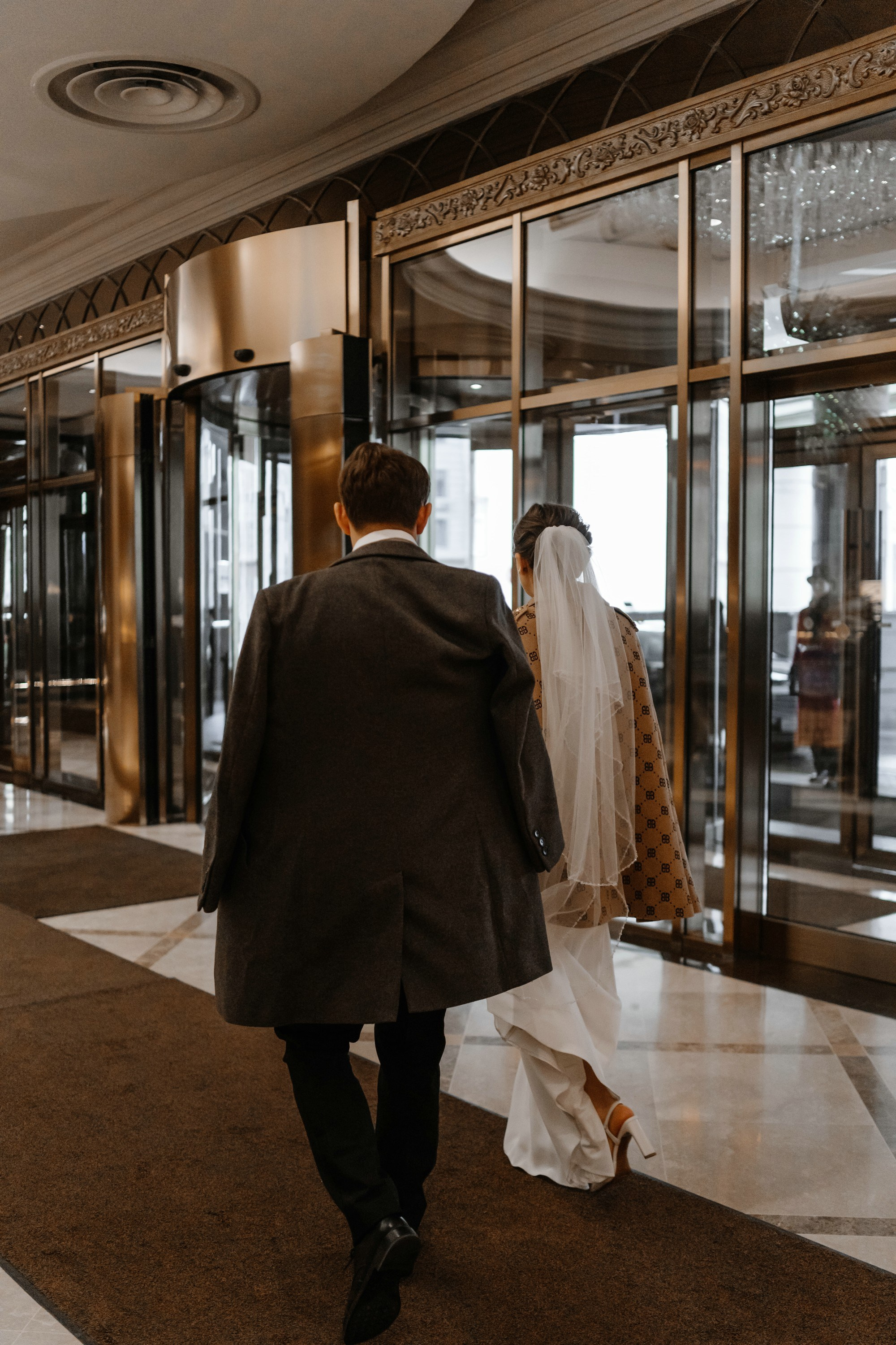 Фотосессия свадьбы в Lotte Plaza. Свадебный и семейный фотограф в Москве Светлана Зоткина