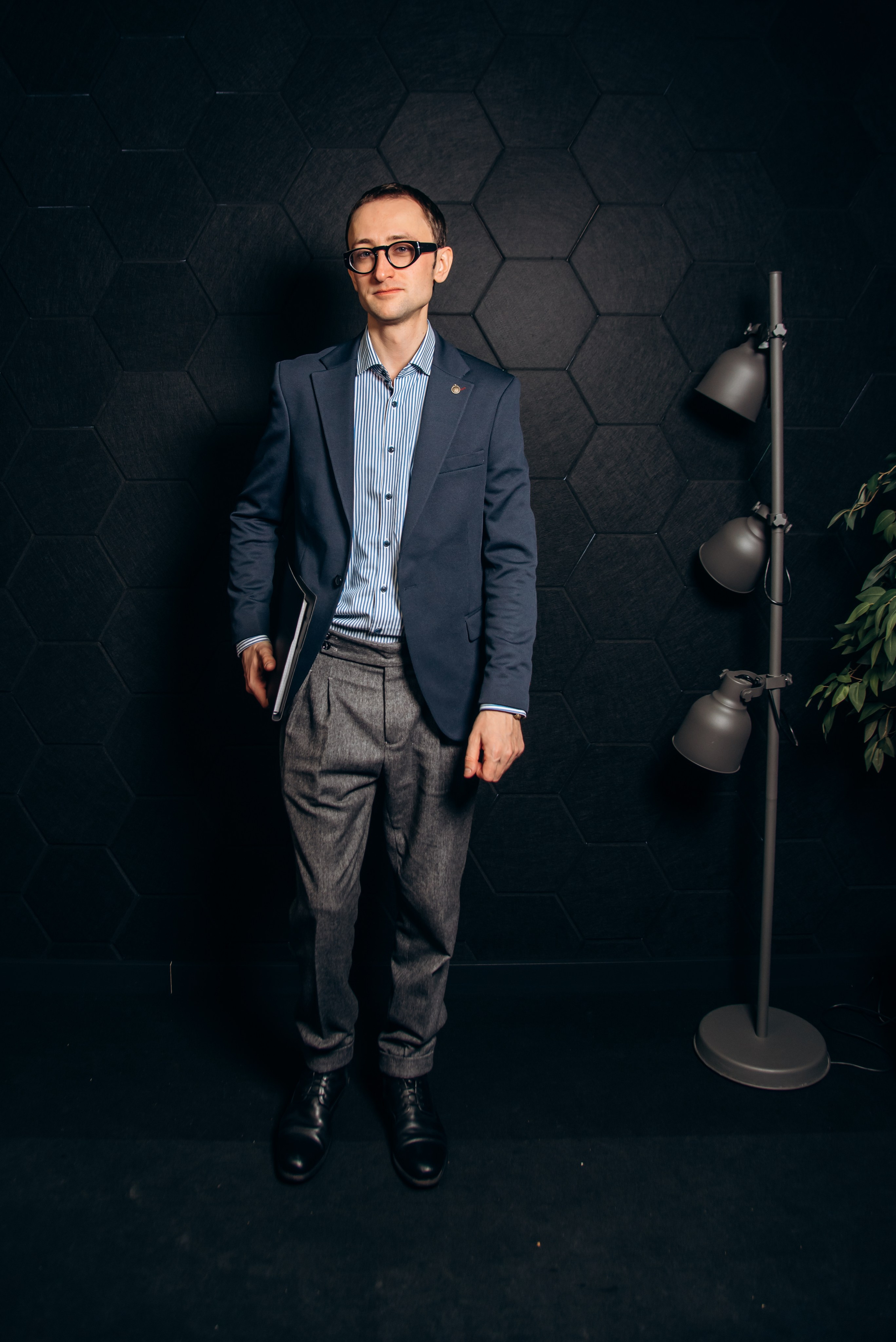 #деловойпортрет #бизнеспортрет #мужскойпортрет #профессиональныйпортрет #портретнаделовую #headshots #businessheadshot #corporateheadshot #геройнафото #студийнаяфотосессия #портретдлярезюме #портретдляLinkedIn #партнерскиепартнёры #мужскойстиль #деловойобраз