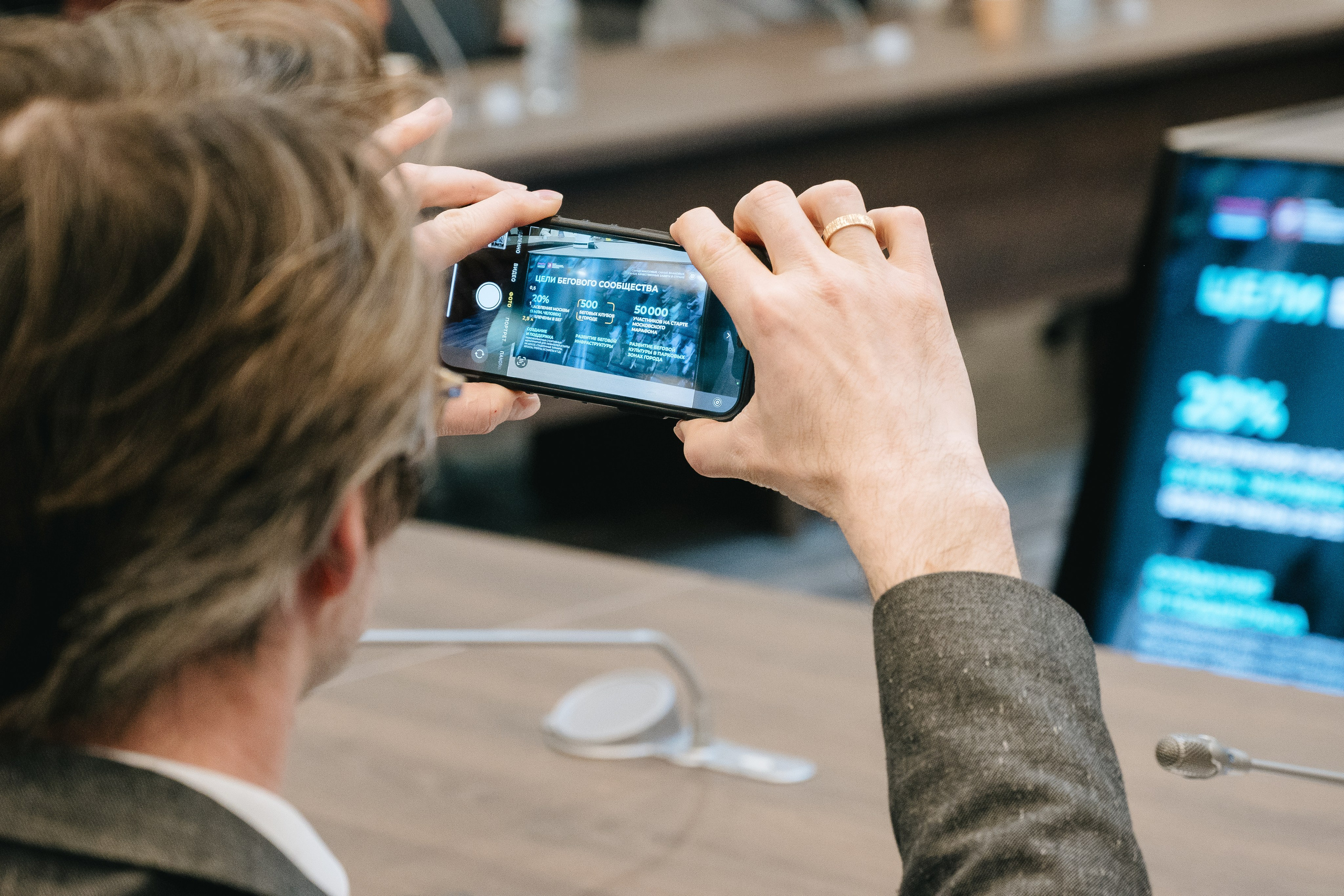 Встреча с Дмитрием Тарасовым. Даниил Сергеев: репортажный фотограф