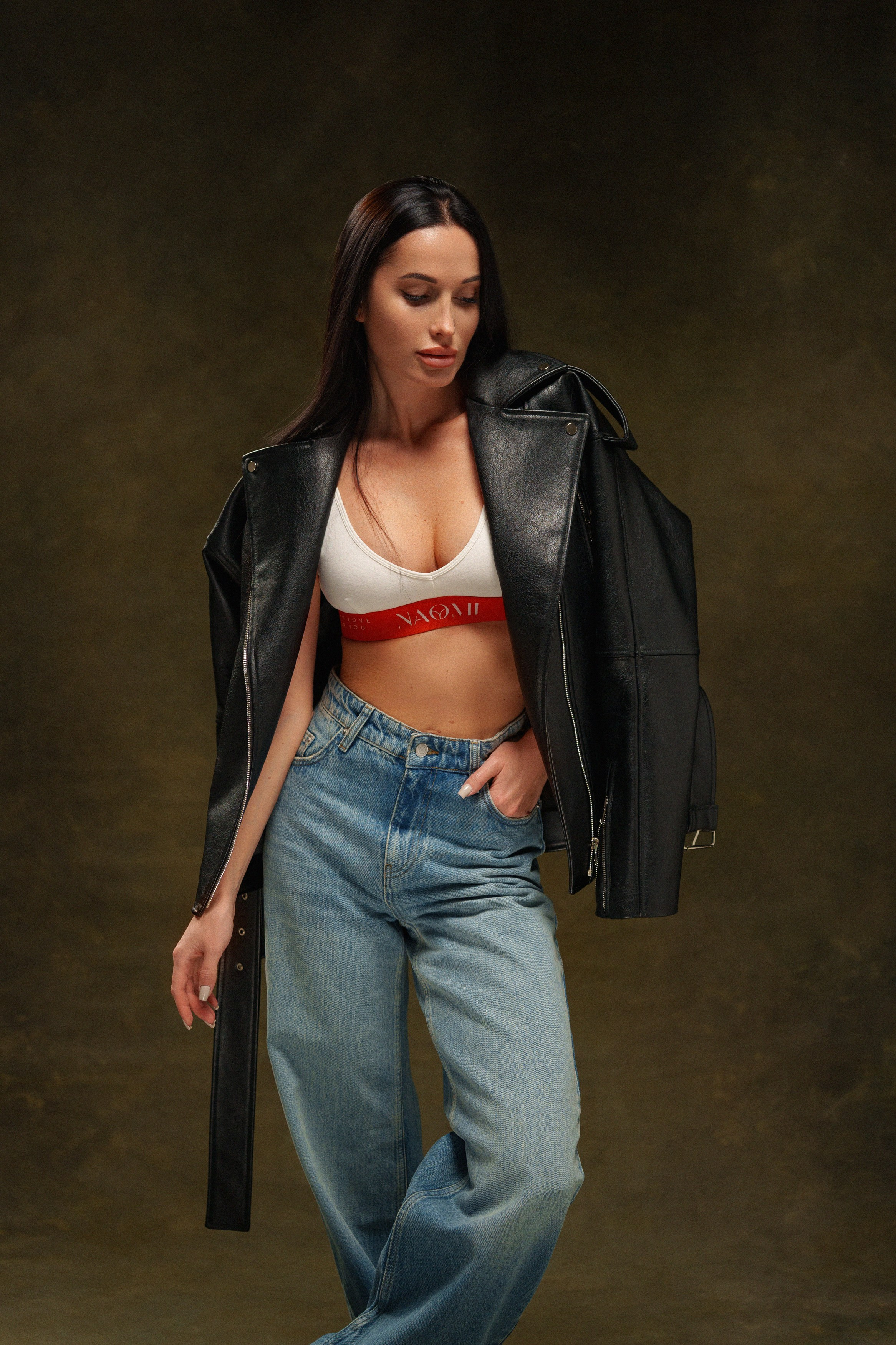 Портрет в студии, контент для блога, экспертная фотосессия | женский портрет | фотосессия в студии | фото контент для блога | экспертный блог визуал | контент инстаграм | экспертная съемка | контент фотосессия | личный блог визуал | личный бренд визуал | контент фотосессия | идеи фотосессии для контента | фото для блога | женский экспертный блог | фотосессия для личного бренда | бренд съемка