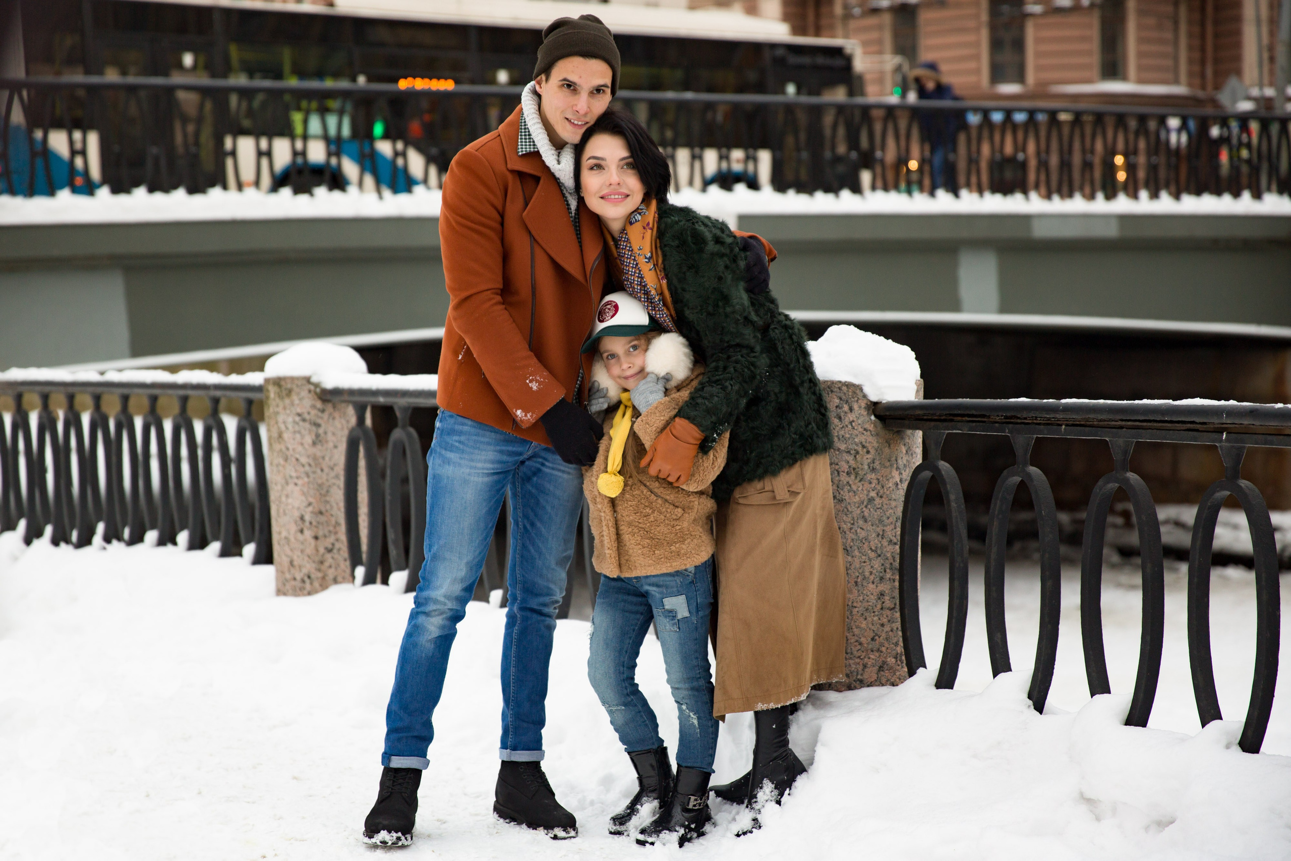 Фотосъемка семьи в городских пейзажах. Свадебный и портретный фотограф в Санкт-Петербурге Надежда Чечулина
