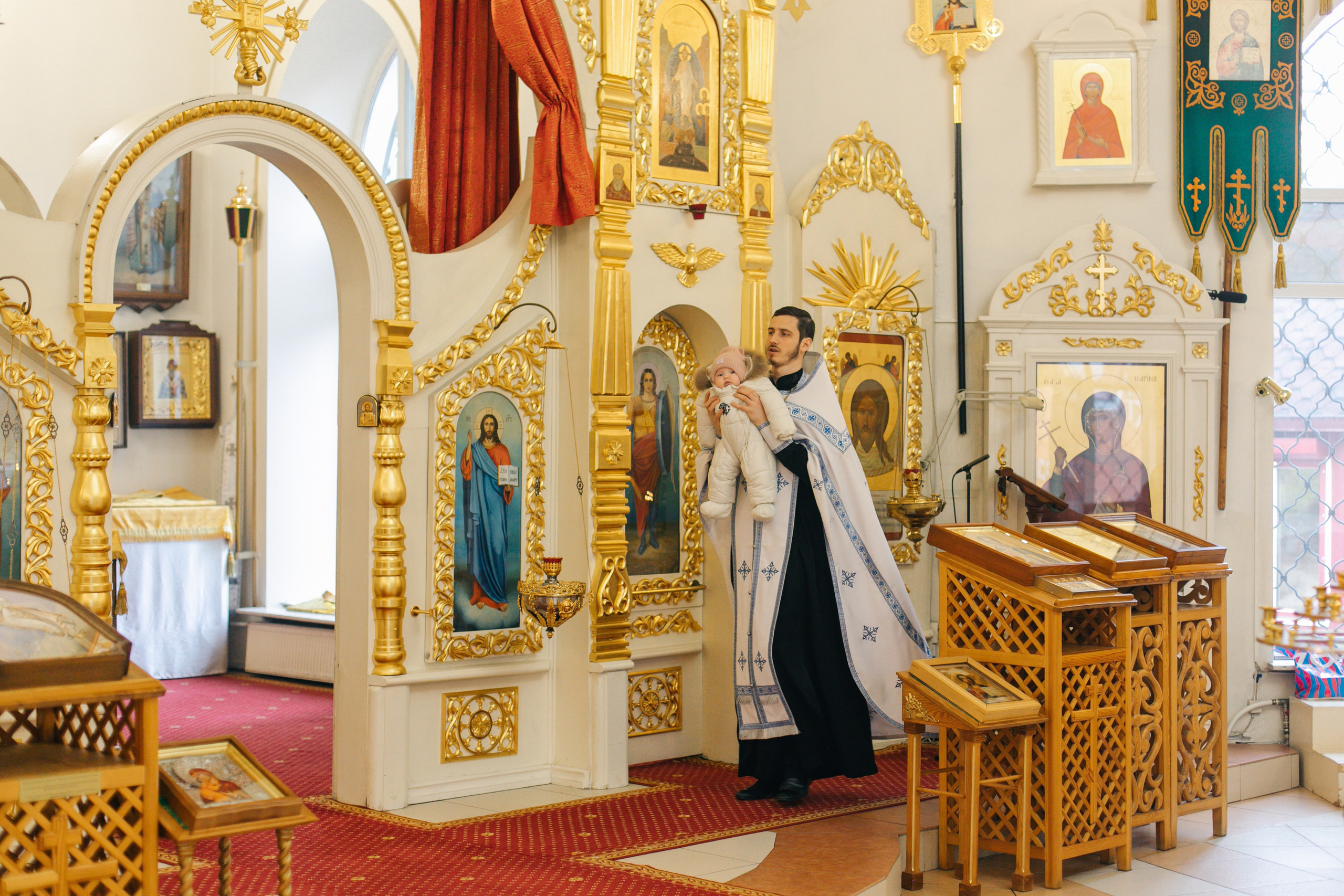 Крещение Храм Спаса Нерукотворного Образа г. Всеволожск. Фотограф на крещение в Санкт Петербурге