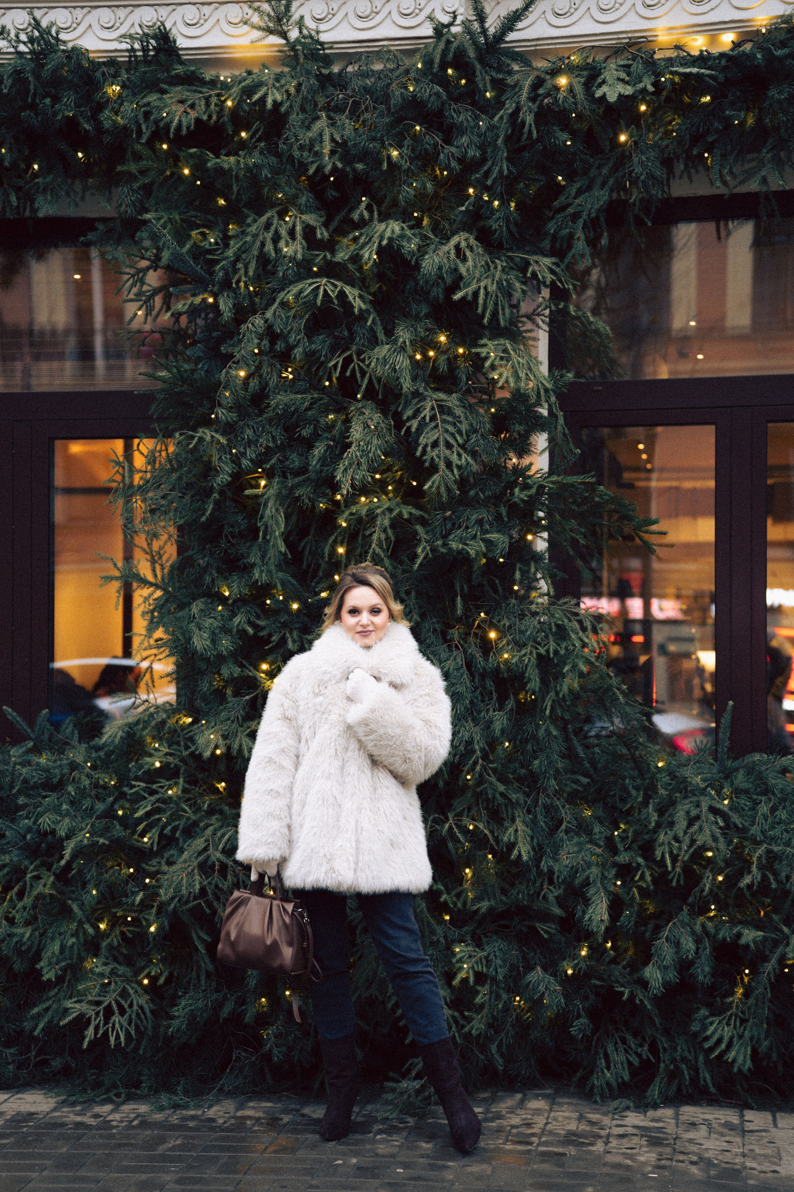 НОВОГОДНЯЯ ФОТОСЕСИИЯ В СТУДИИ ДЛЯ ДЕВУШКИ И ПРОГУЛКА ПО ЧЕРНЫШЕВСКОЙ. Профессиональный фотограф, Санкт-Петербург — Виктория Богомолова