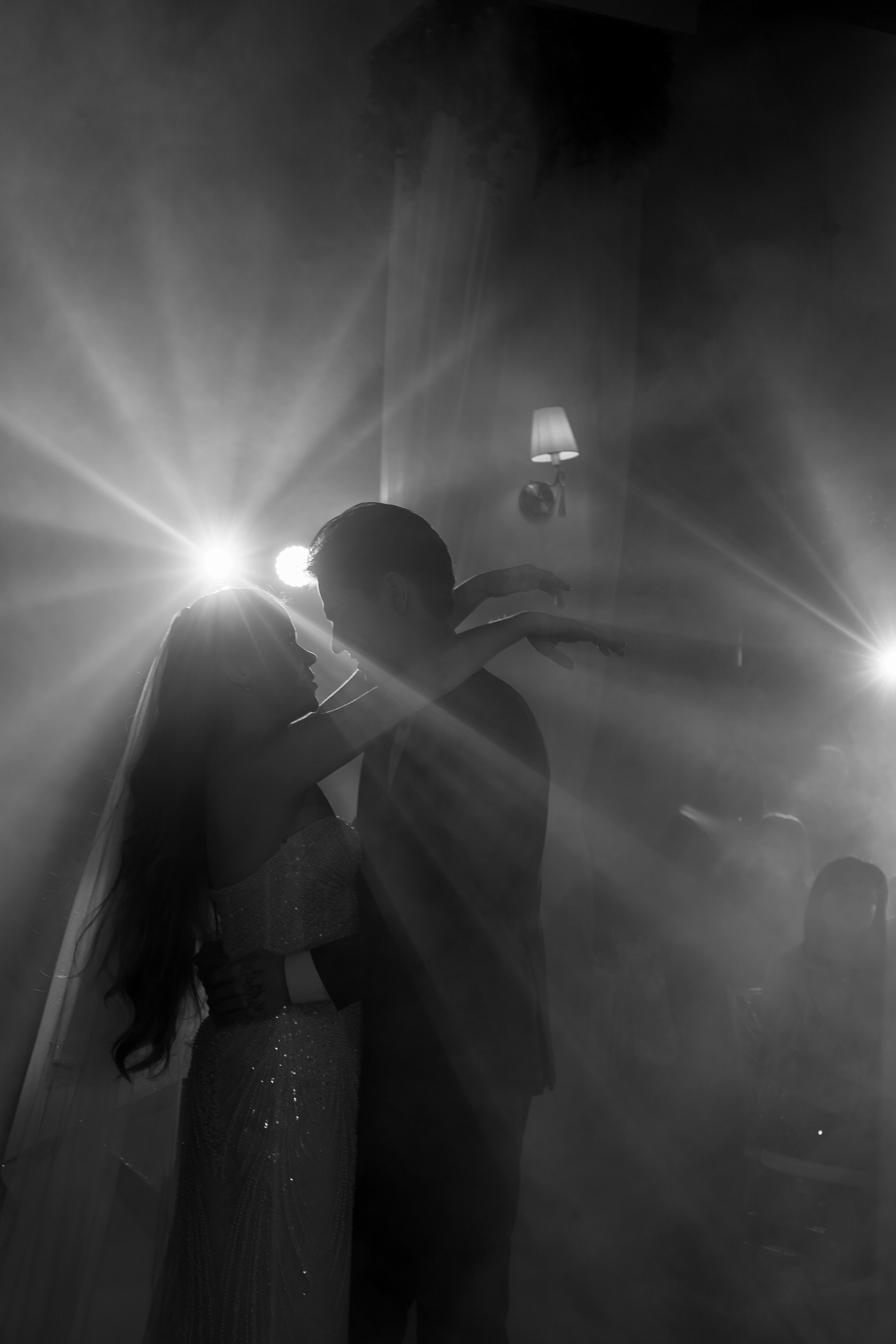 ПЕРВЫЙ ТАНЕЦ МОЛОДЫХ НА БАНКЕТЕ. ТРОГАТЕЛЬНЫЙ МОМЕНТ (СНЯТО В СИБИРЕ В НИЖНЕВАРТОВСКЕ). Профессиональный фотограф, Санкт-Петербург — Виктория Богомолова