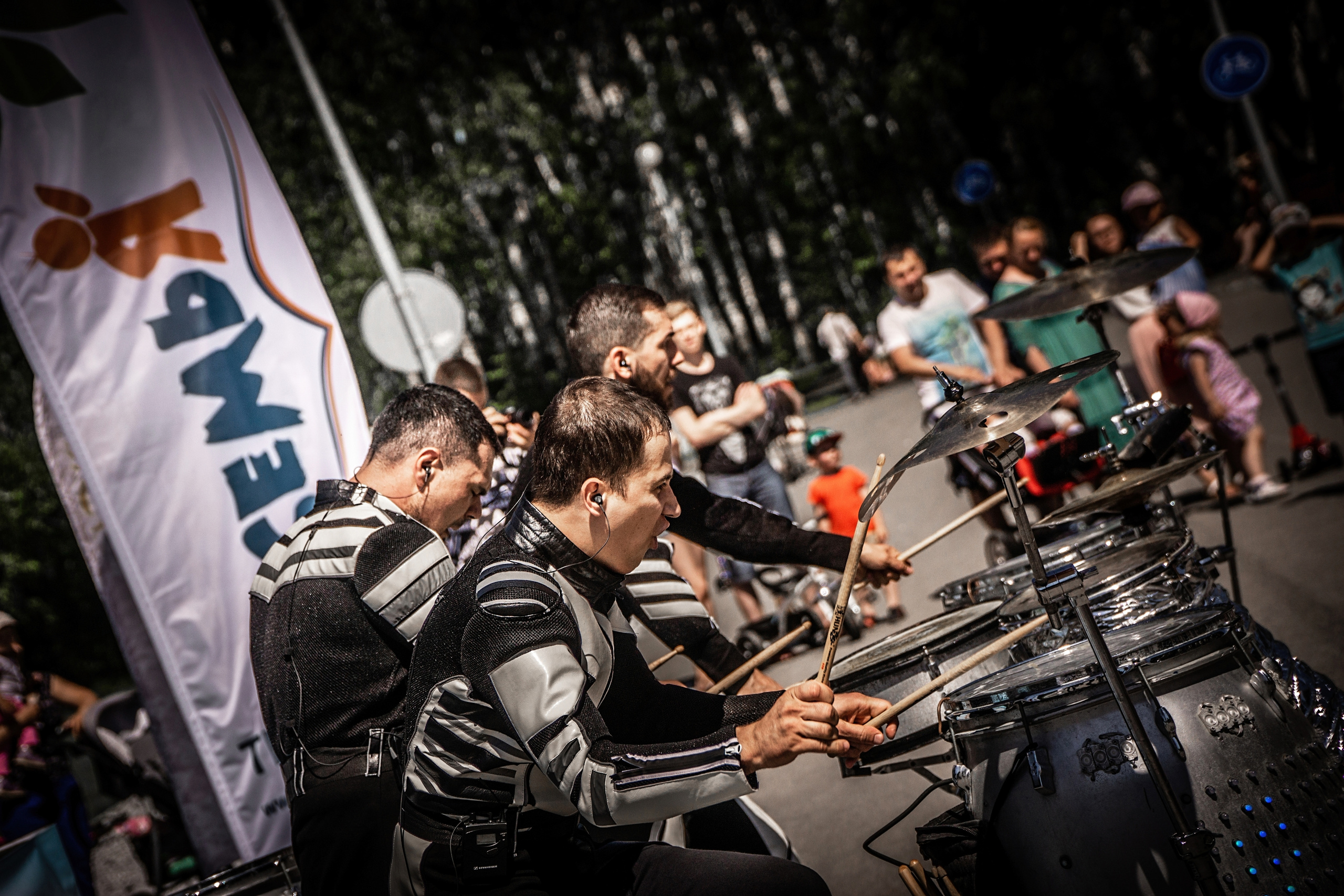 Фестиваль на газоне, барабанное шоу Hit Beat, Тюмень